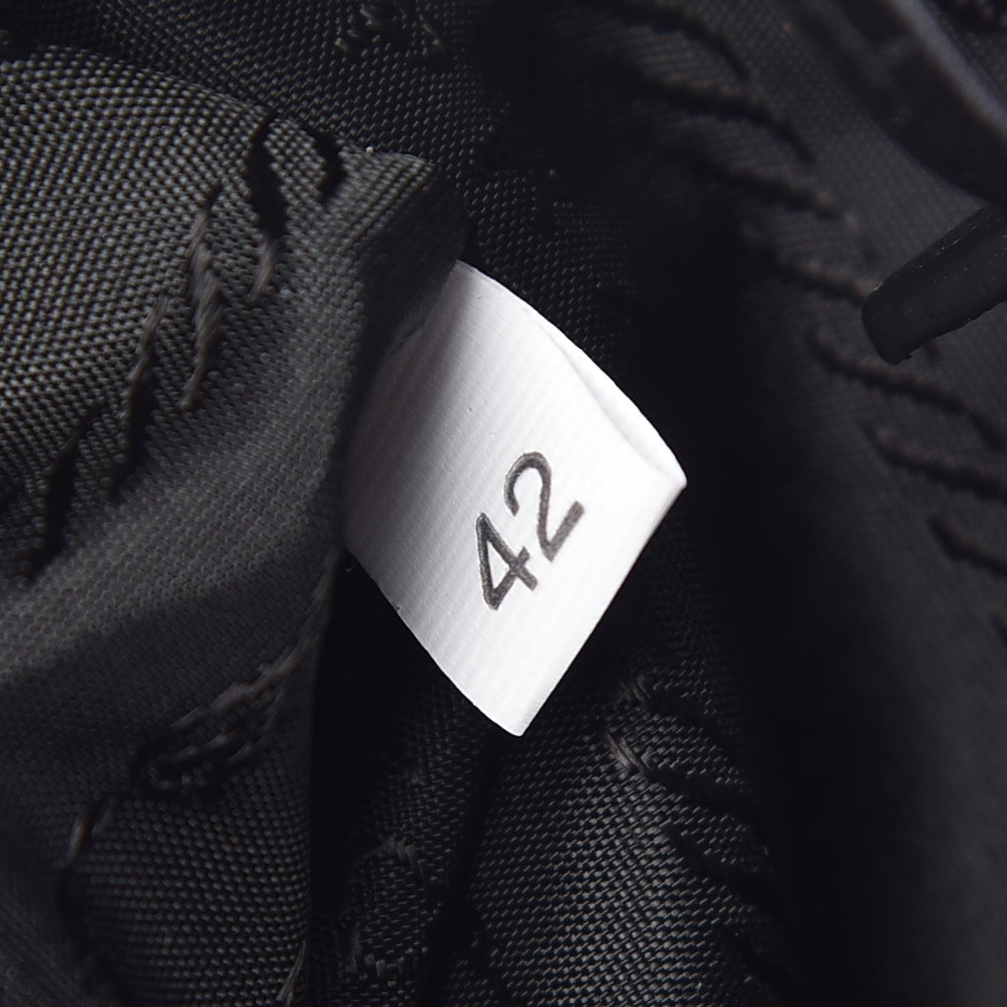 Velluto Impuntu Draw String Pouch Black