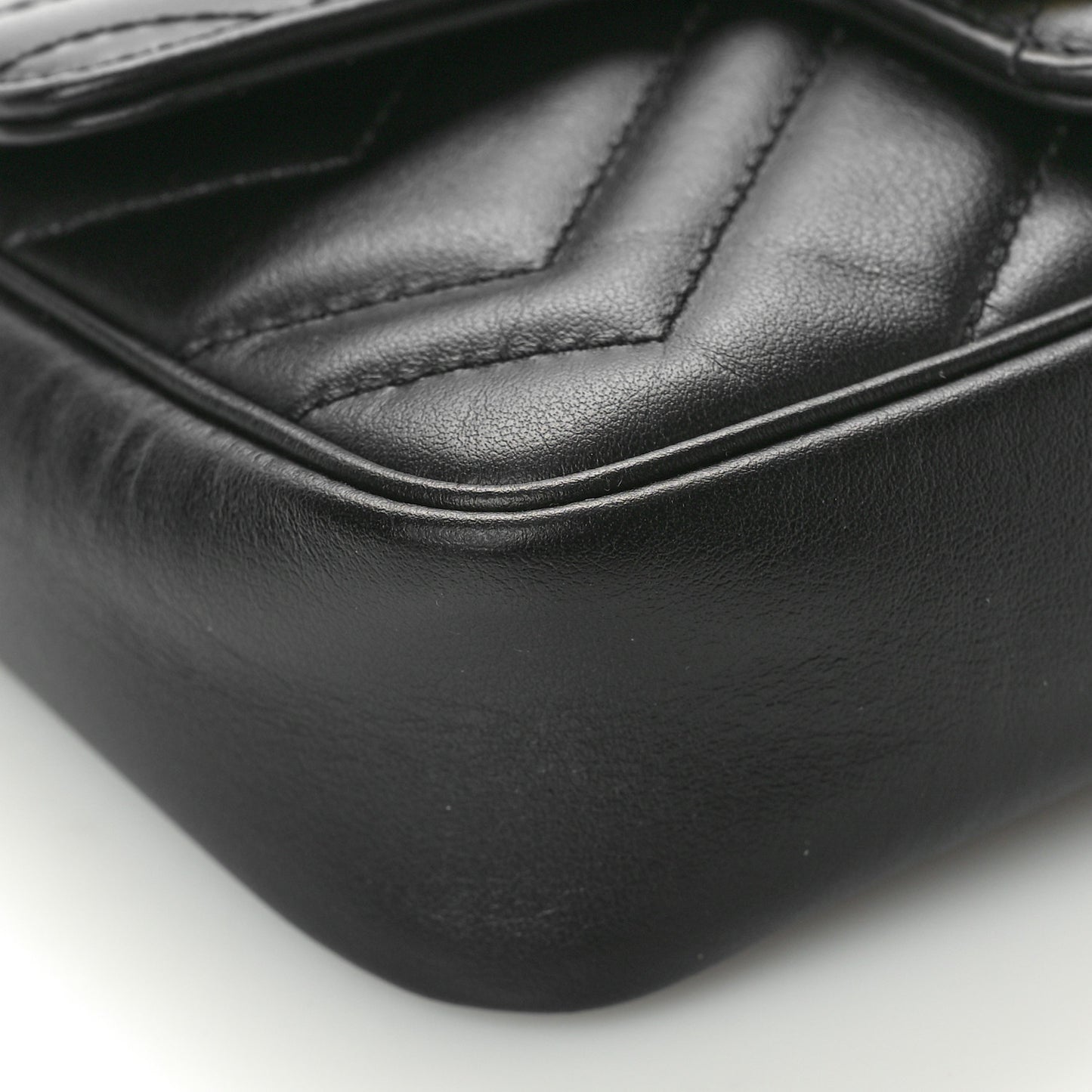 Calfskin Matelasse Super Mini GG Marmont Shoulder Bag Black