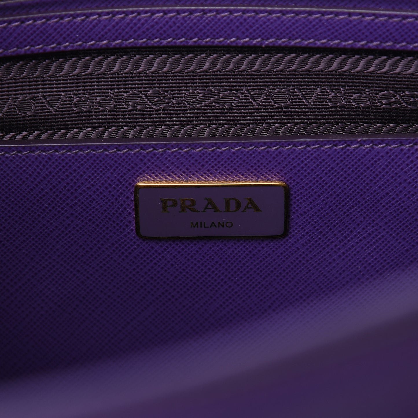 Saffiano Medium Galleria Double Zip Tote Viola