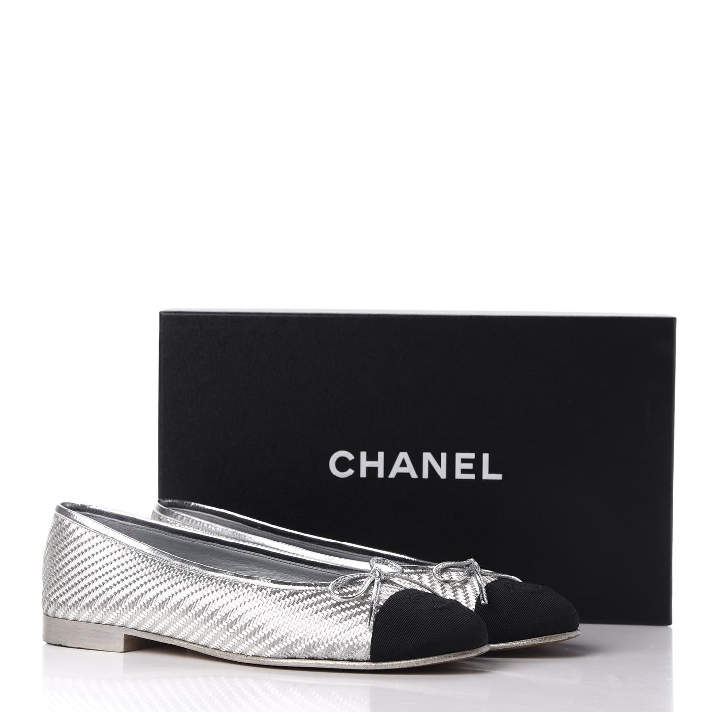 Metallic PVC Grosgrain Cap Toe Ballerina Flats 37.5 Silver Black