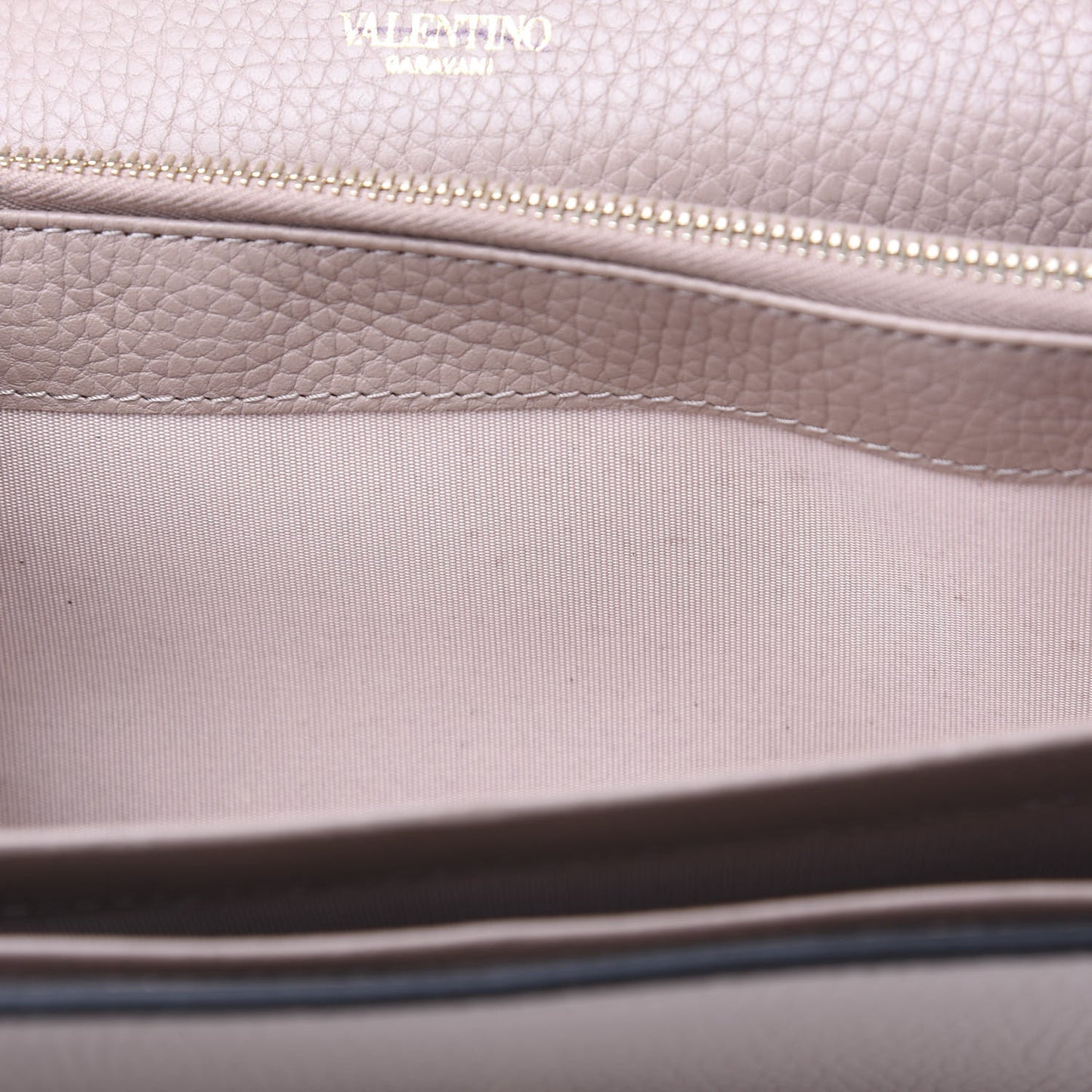 Pebbled Calfskin Rockstud Envelope Wallet on Chain Poudre