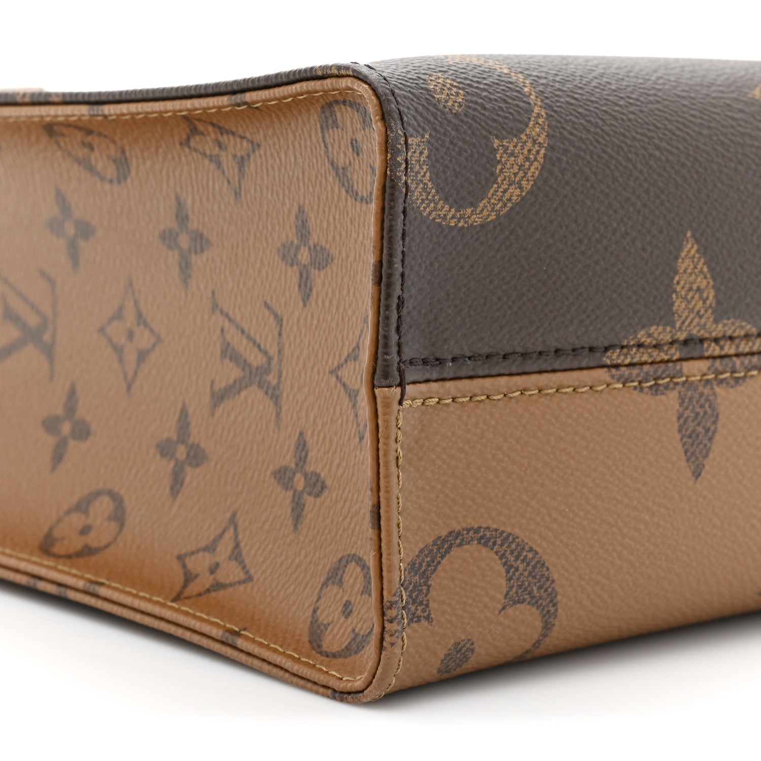 Louis Vuitton Reverse Monogram Giant Onthego PM 8 of 11