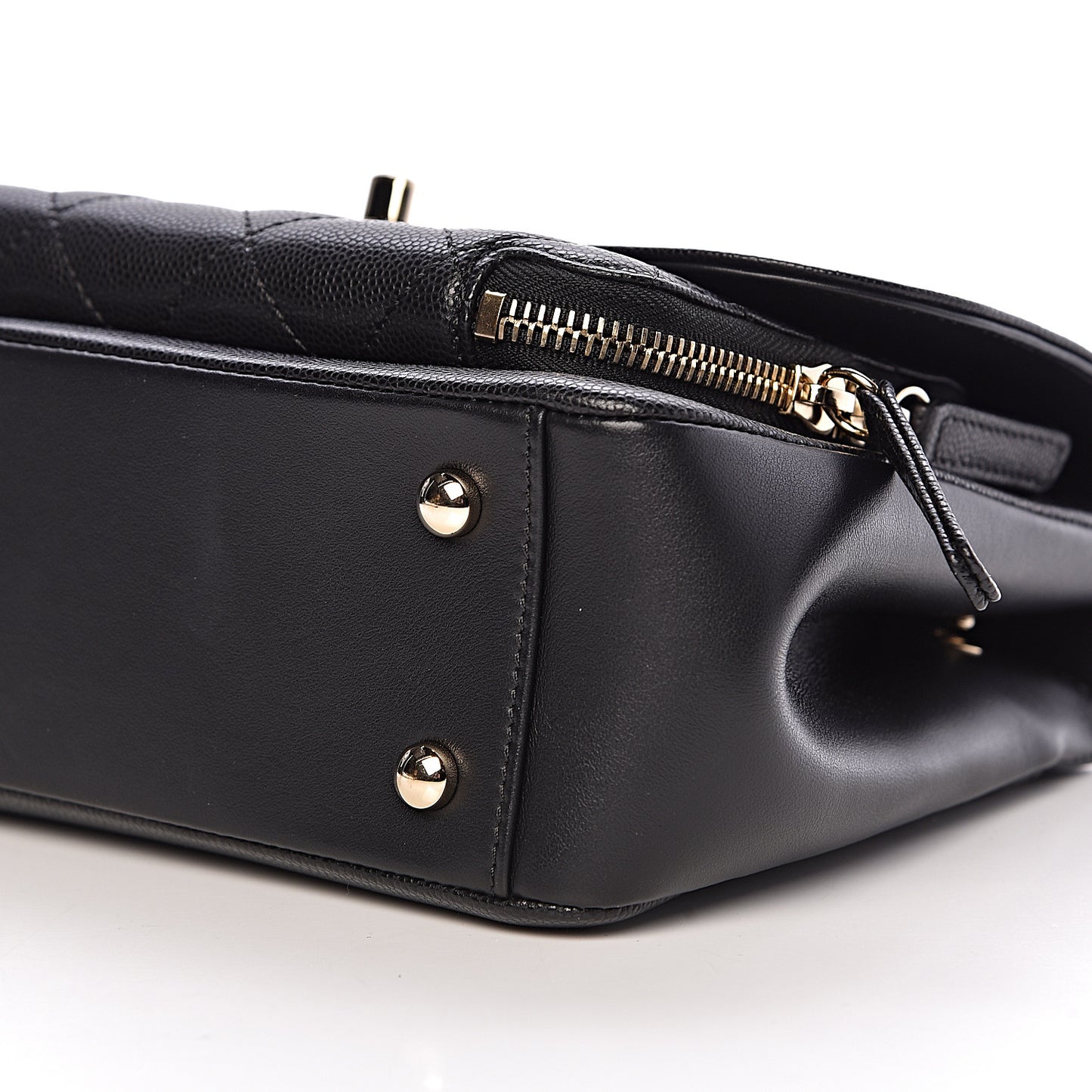 Caviar Quilted Medium Business Affinity Flap Black