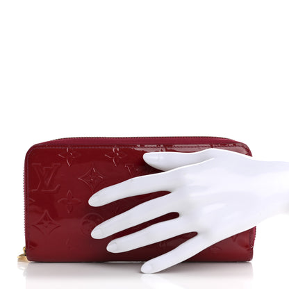 Louis Vuitton Vernis Zippy Wallet Pomme D'Amour 2 of 12