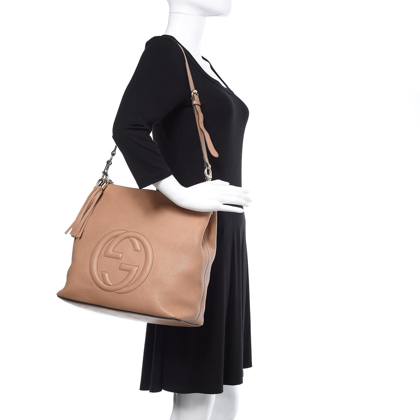 Pebbled Calfskin Large Soho Hobo Camelia
