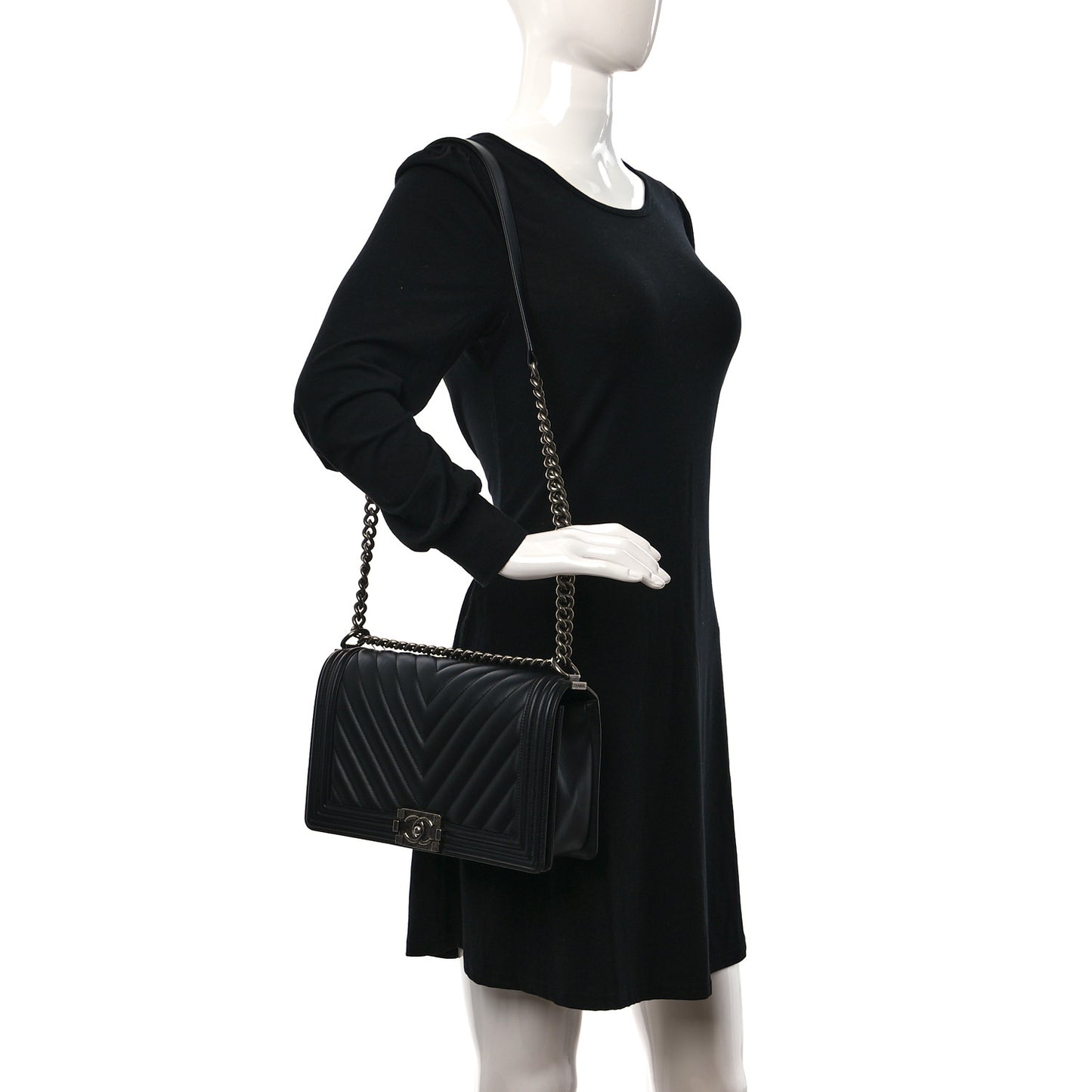 Lambskin Chevron Quilted New Medium Boy Flap Black