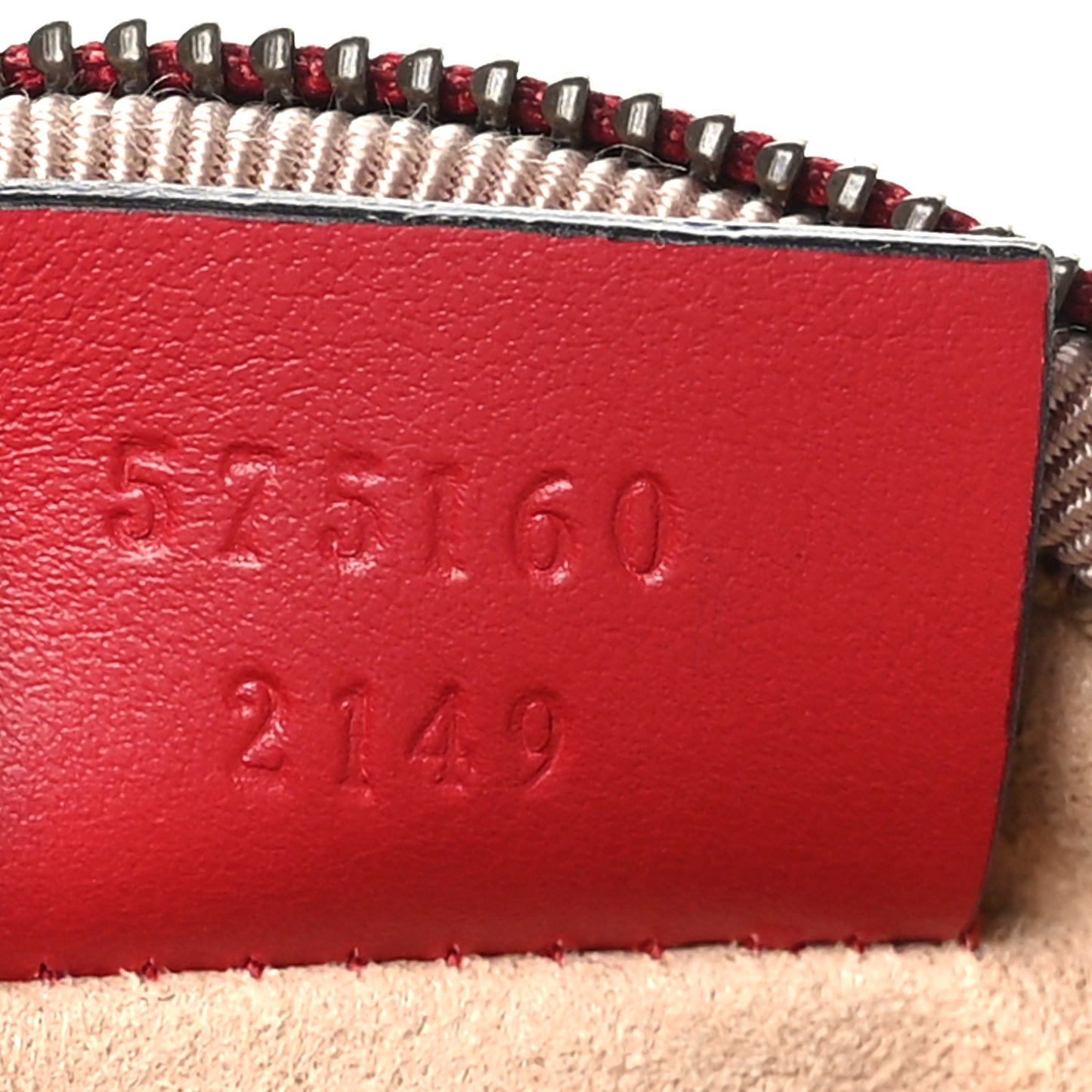 Calfskin Matelasse GG Marmont Round Coin Purse Hibiscus Red