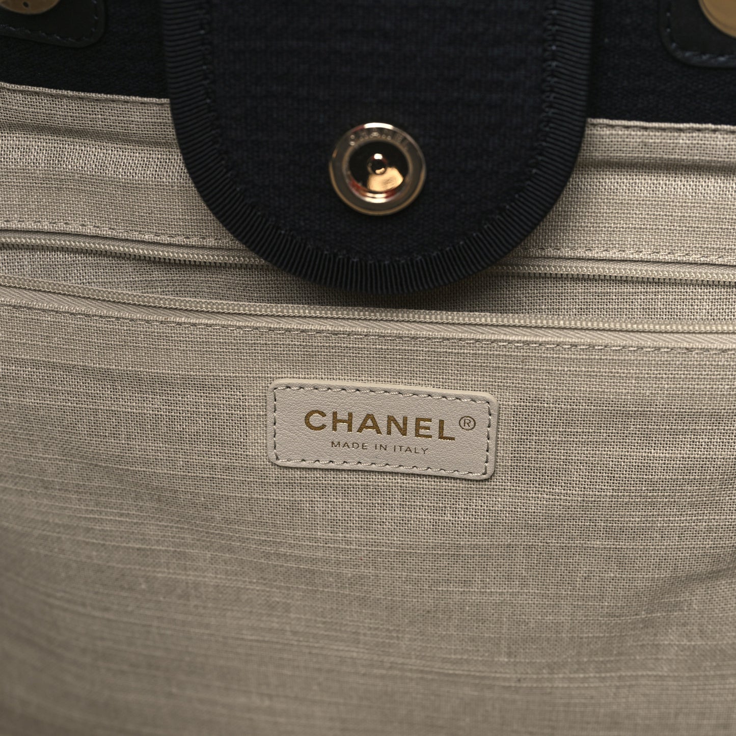 Mixed Fibers Medium Deauville Tote Black