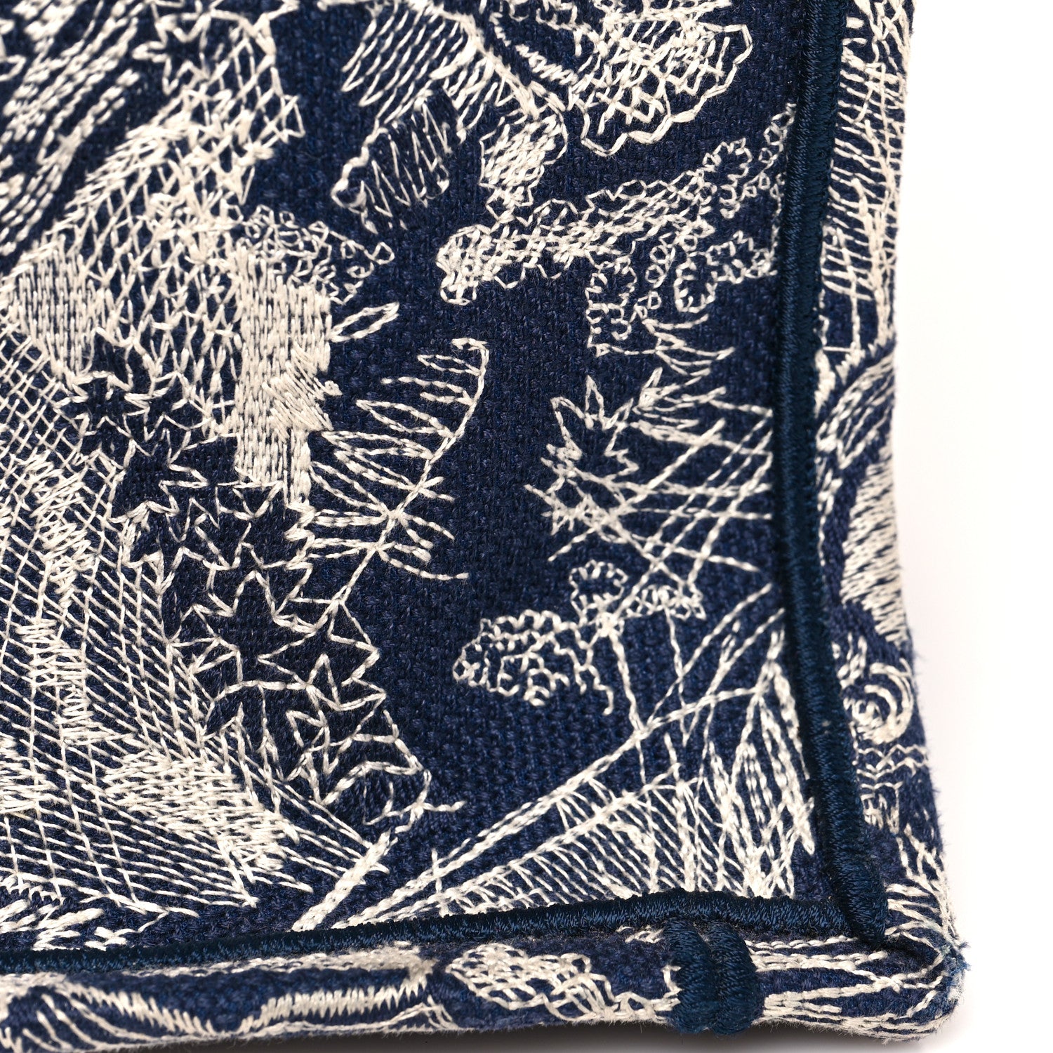Christian Dior Canvas Embroidered Large Dioriviera Toile De Jouy Reverse Book Tote Blue 11 of 11