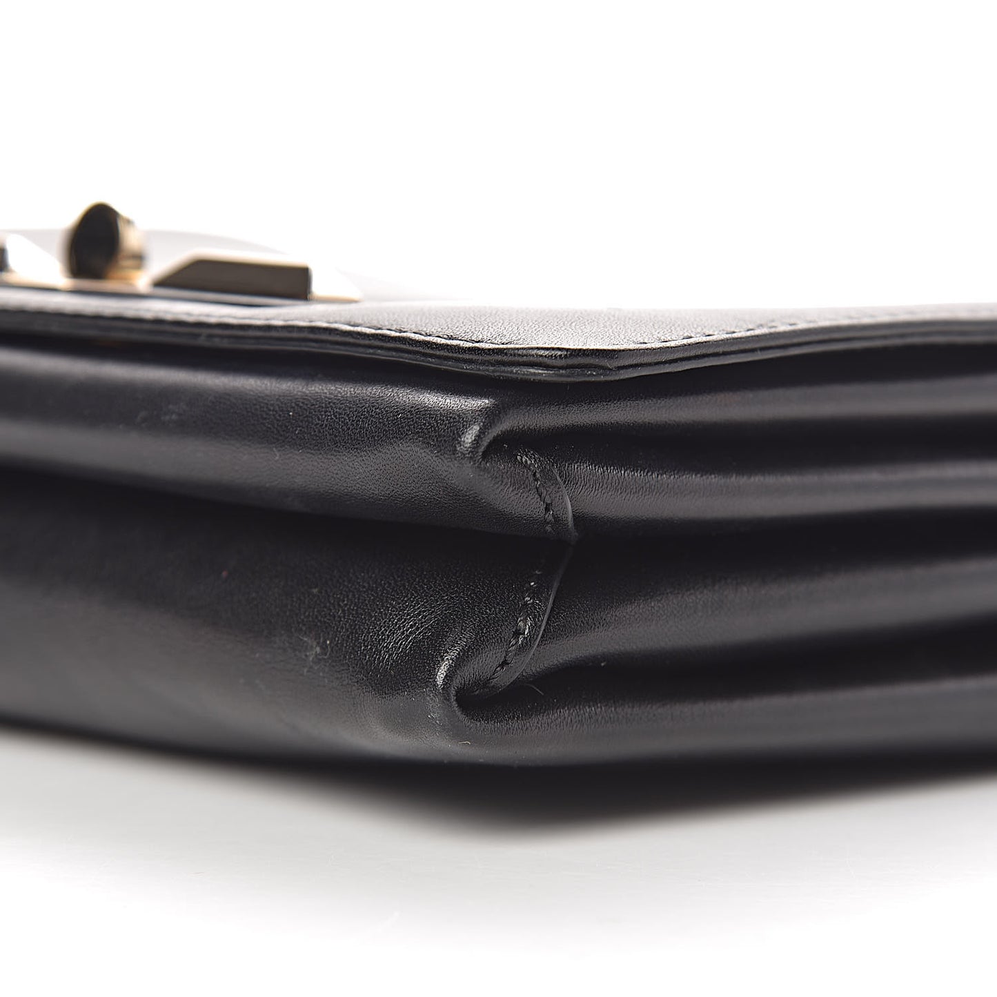 Vitello Flap Accordion Shoulder Flap Black