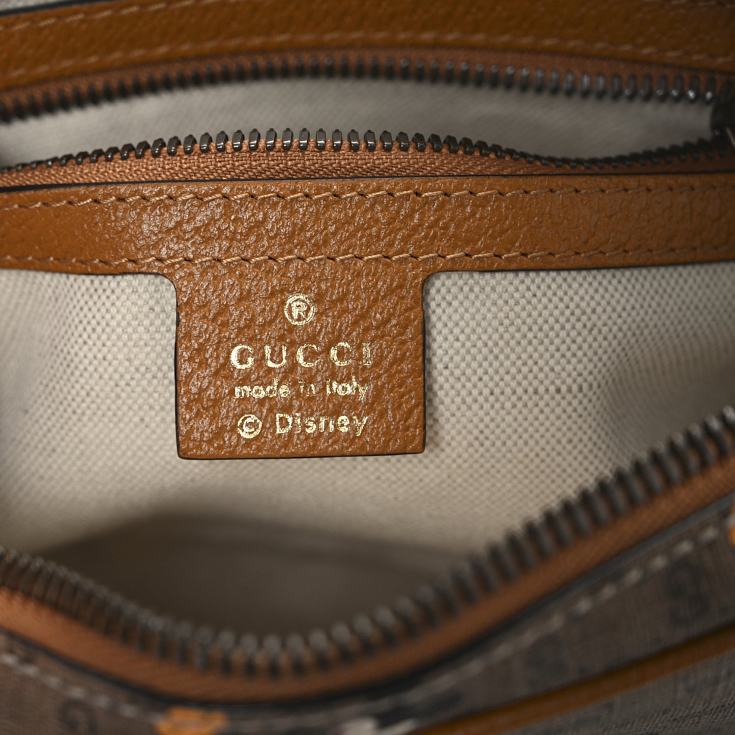 X DISNEY Mini Vintage GG Supreme Monogram Mickey Mouse Small Belt Bag 85 34 Beige Vintage Sun Oil