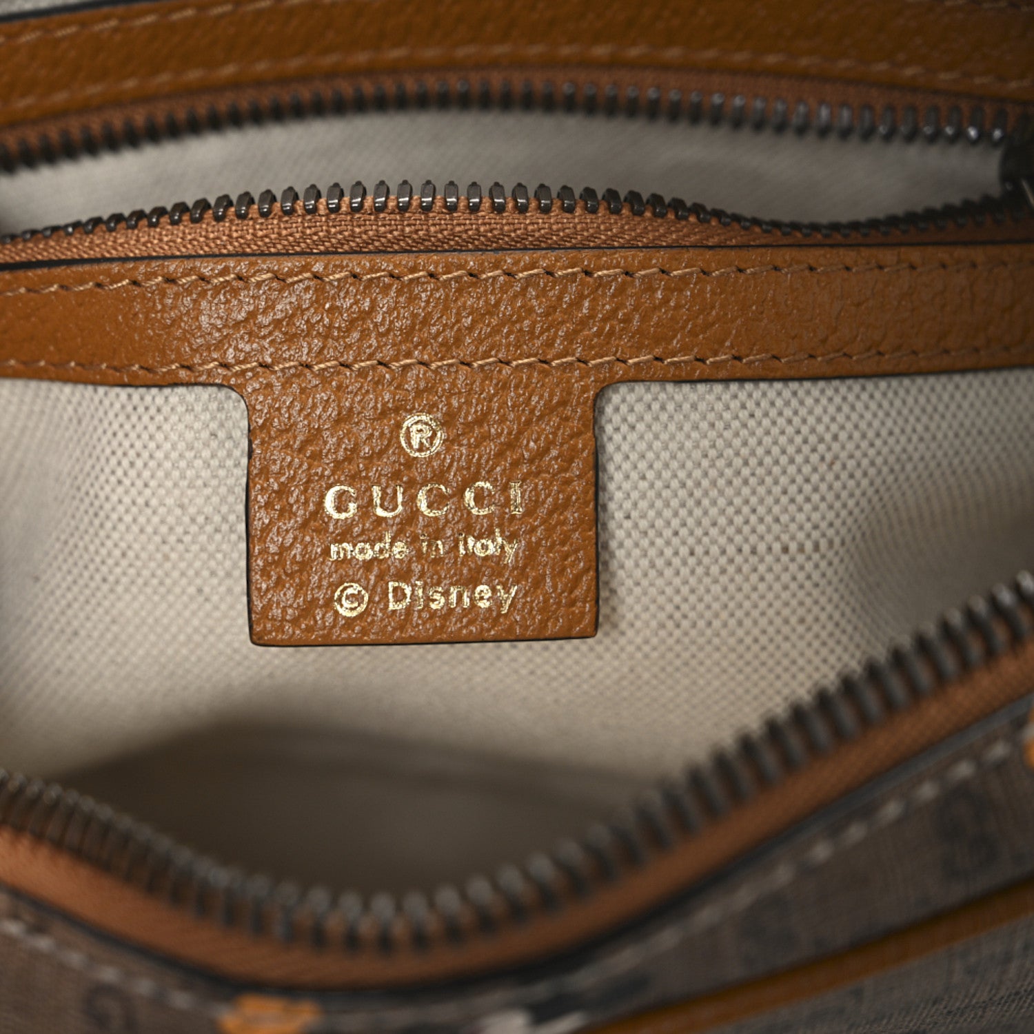 Gucci X DISNEY Mini Vintage GG Supreme Monogram Mickey Mouse Small Belt Bag 85 34 Beige Vintage Sun Oil 6 of 10