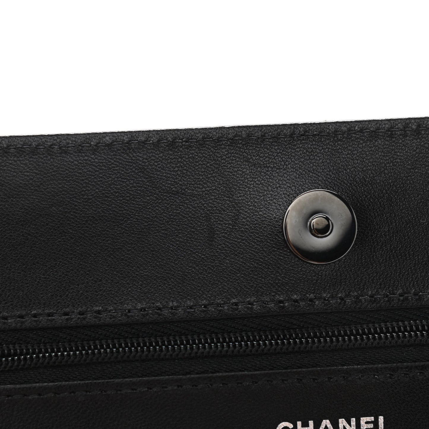 Lambskin Quilted Wallet On Chain WOC So Black