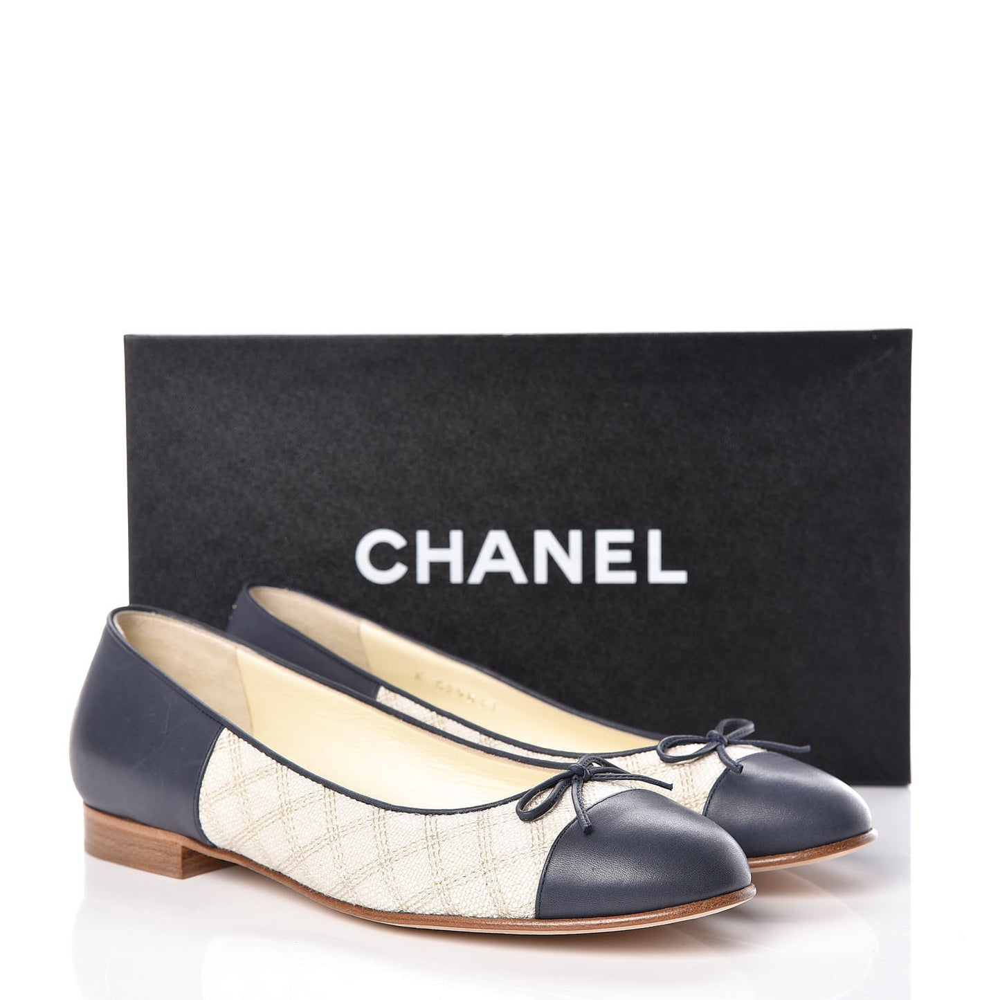 Toile Oily Calfskin CC Cap Toe Ballerina Flats 38 Light Beige Navy
