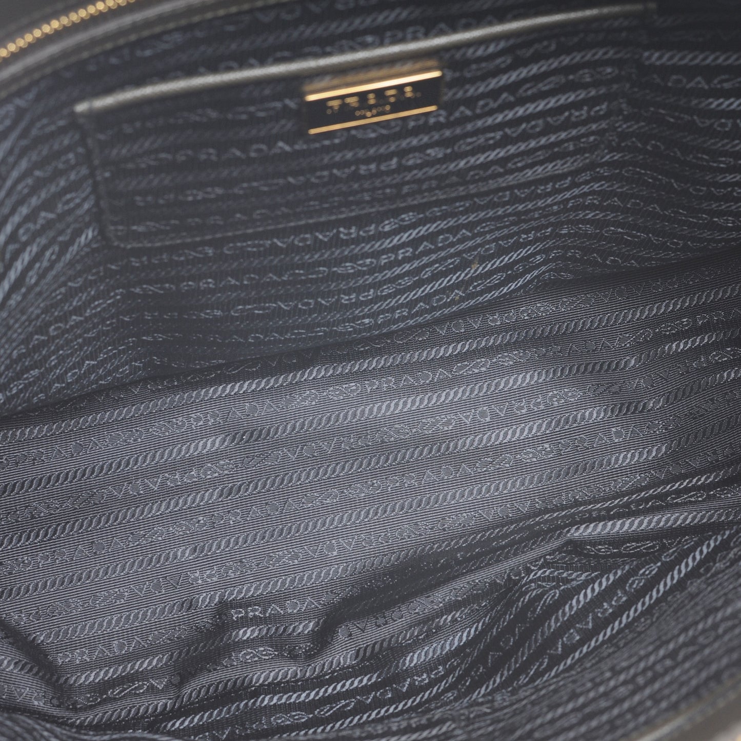Saffiano Lux Tote Militare