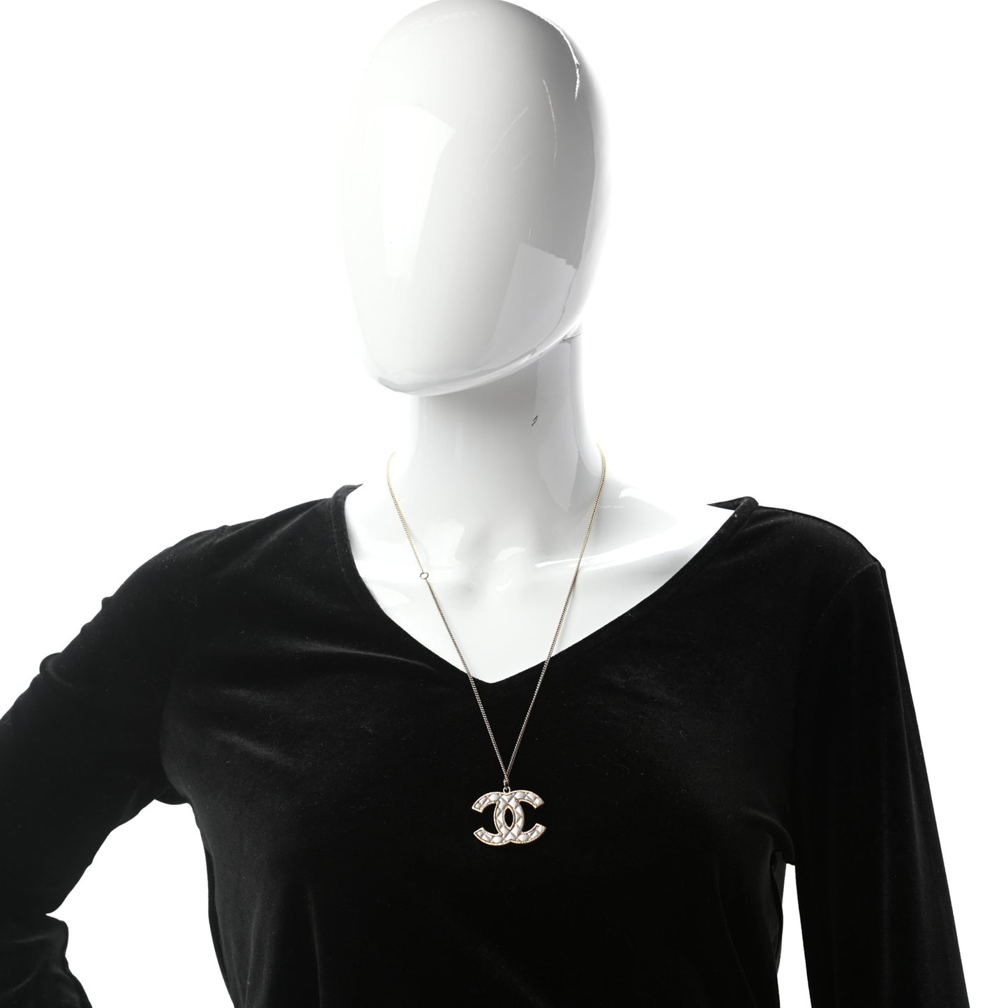 Metal Quilted CC Pendant Necklace Gold White