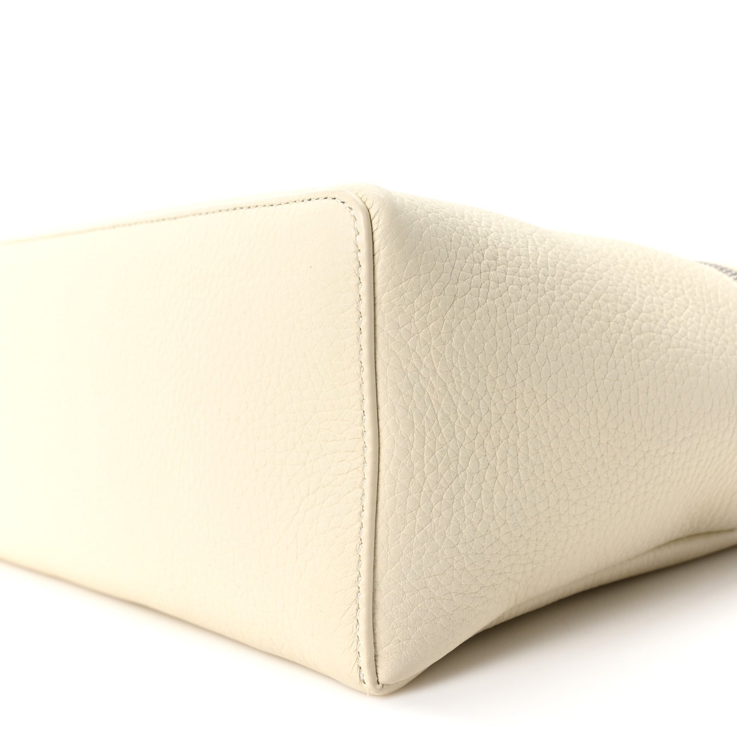 Grained Calfskin Extra Pocket L27 Whisper White