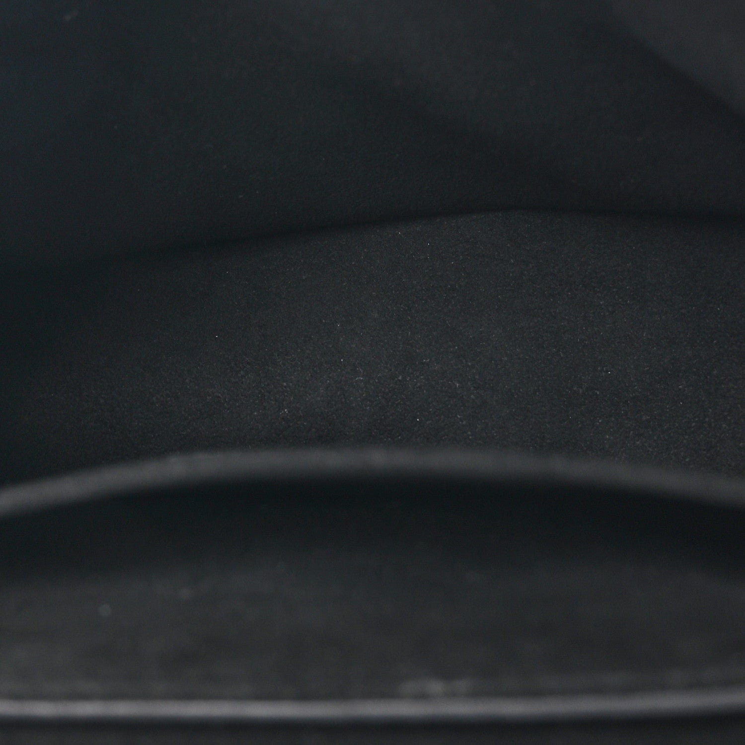 Louis Vuitton Grained Calfskin Lockme Tender Black 5 of 10