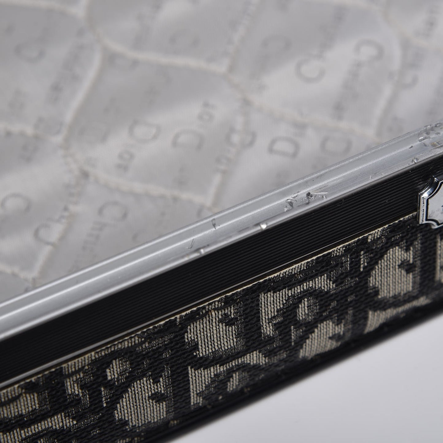 Monogram Jr Pullman 24 Luggage Suitcase Black