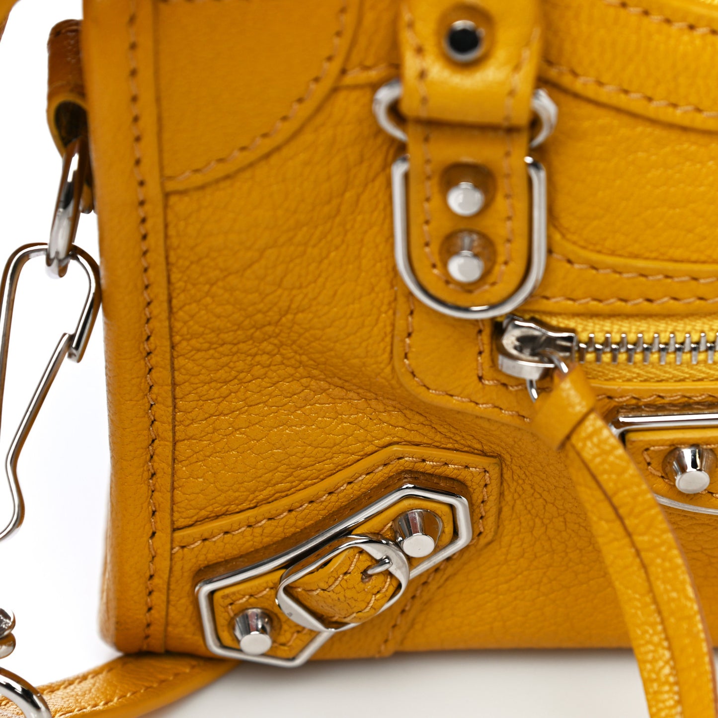Chevre Silver Metallic Edge Hardware Nano City Jaune Epi