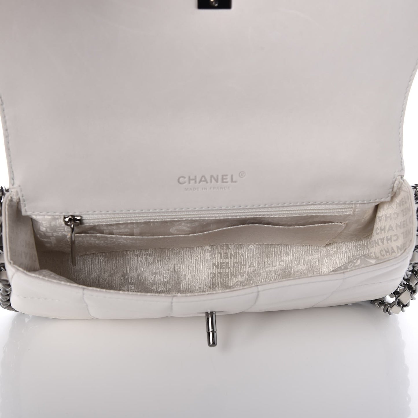 Lambskin Chocolate Bar 5 Chain Flap White
