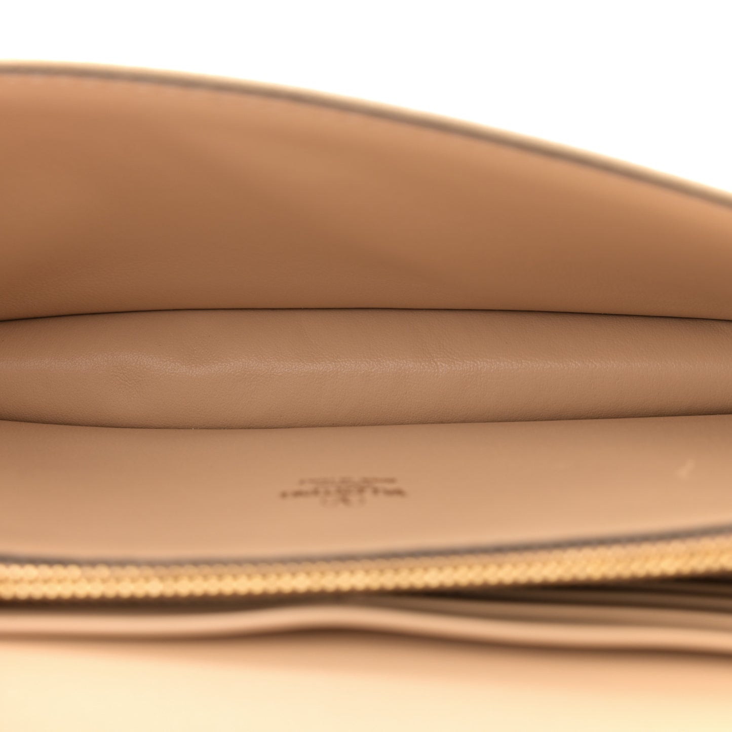 Raffia VLogo Wallet on Chain Beige