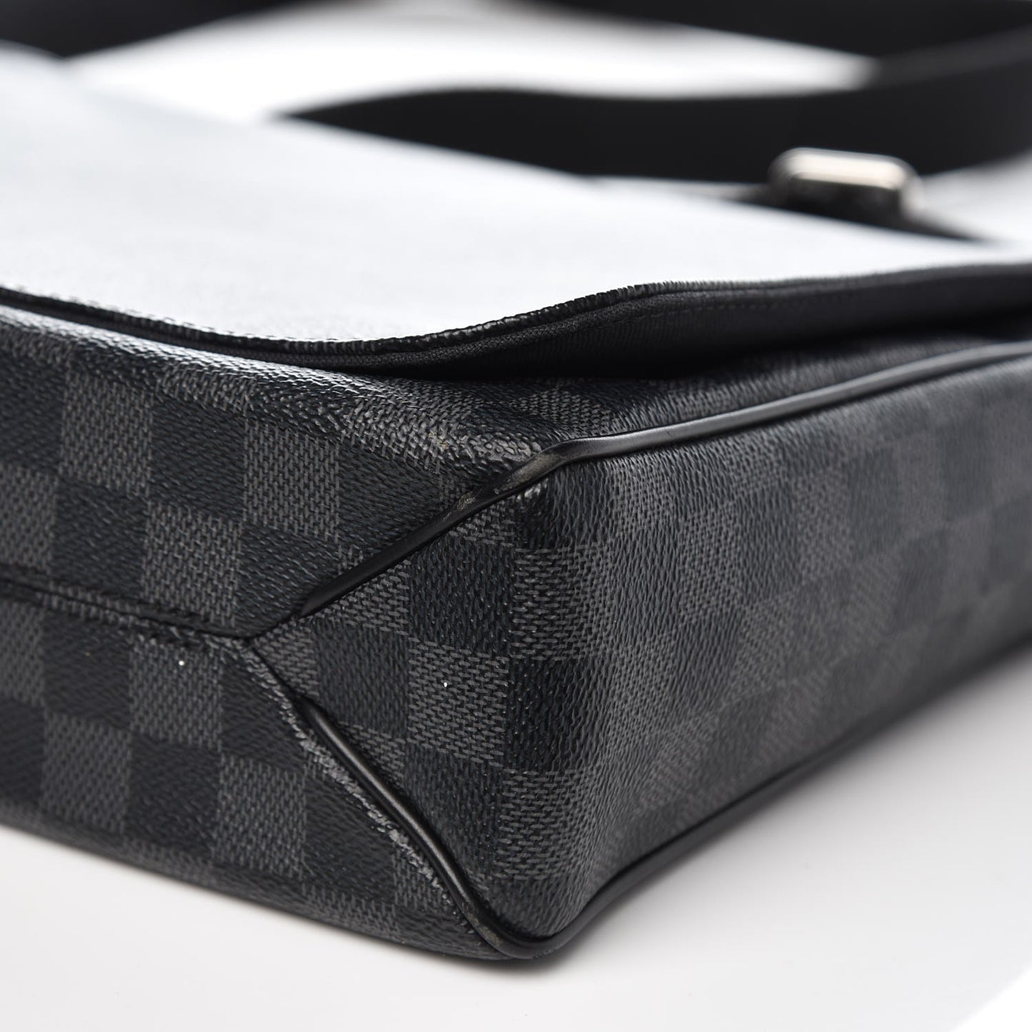 Damier Graphite District MM