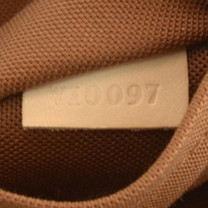 Louis Vuitton Monogram Riveting 6 of 7