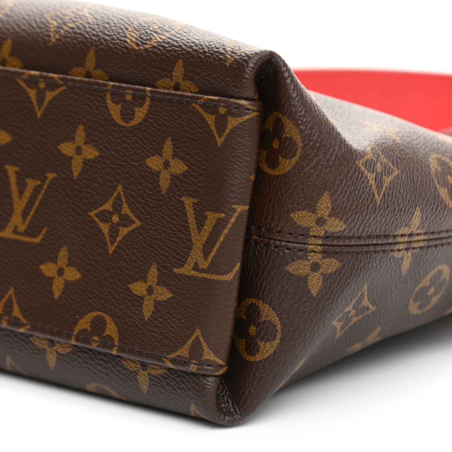 Monogram Tuileries Besace Caramel Rouge