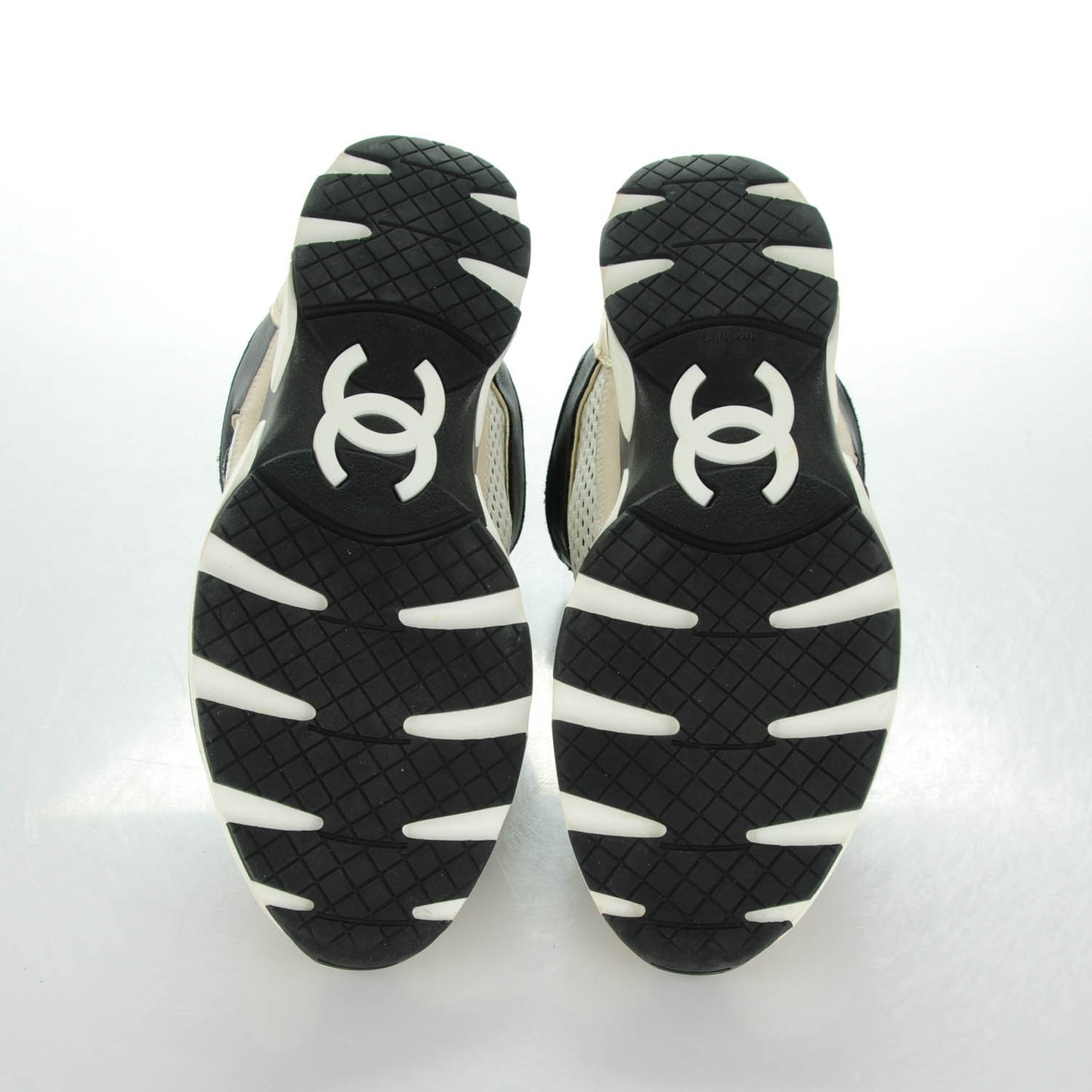 Suede Calfskin CC Sneakers 39 White Black Gold