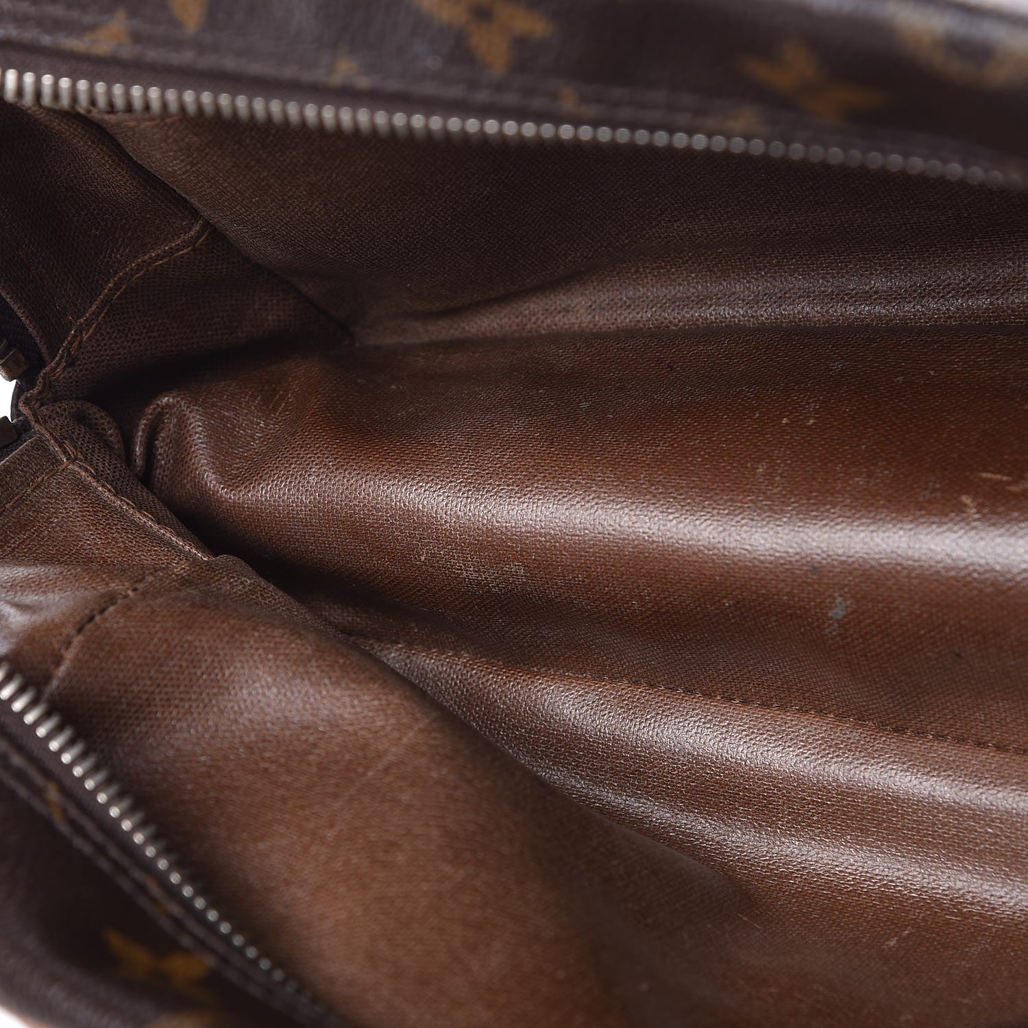Louis Vuitton Monogram Toiletry Bag 25 10 of 10