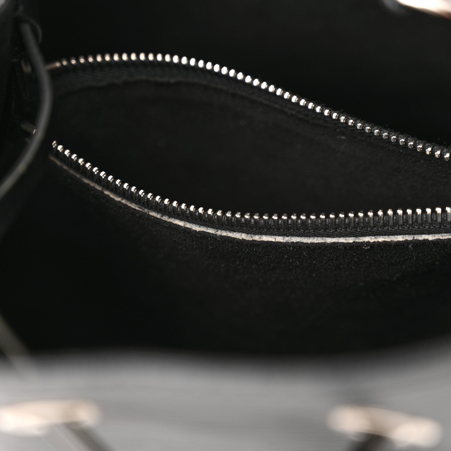 Louis Vuitton Epi Neonoe Black 13 of 17