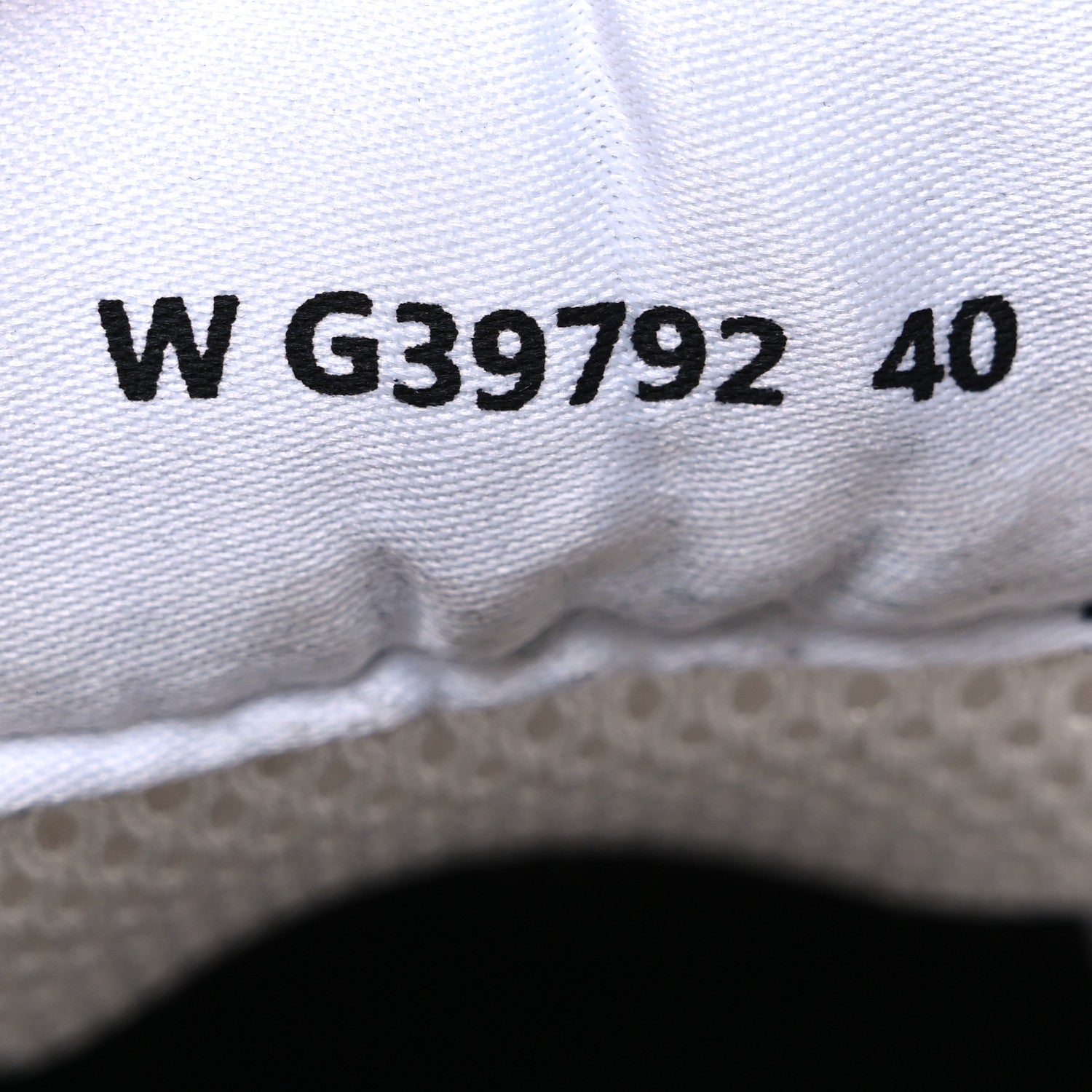 Chanel Fabric Laminated Calfskin Stretch CC Womens Sneakers 40 White Silver 9 of 11