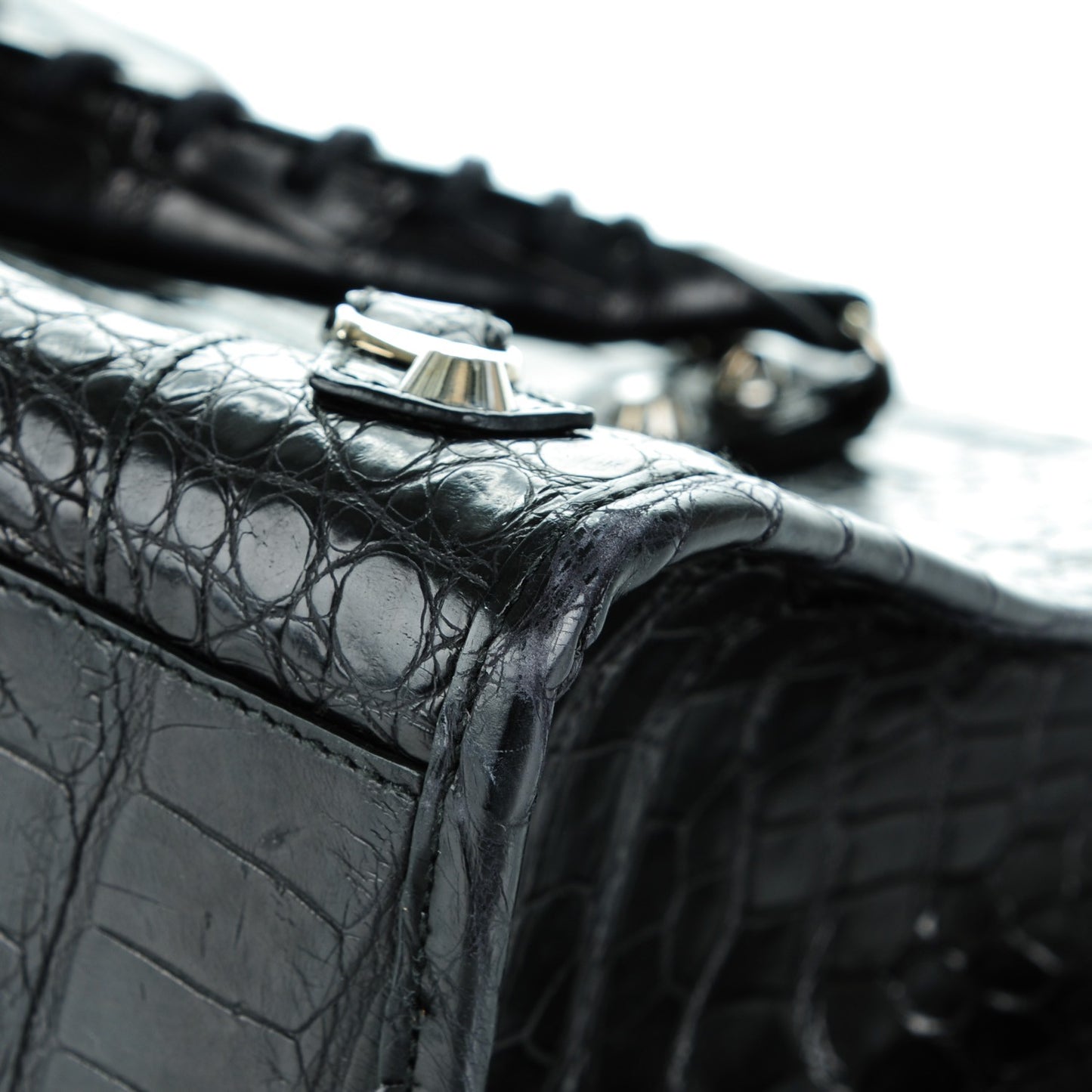 Crocodile City Black
