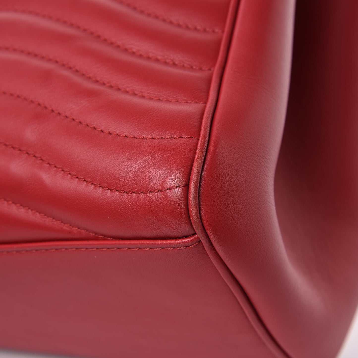 Calfskin New Wave Chain Tote Ecarlate