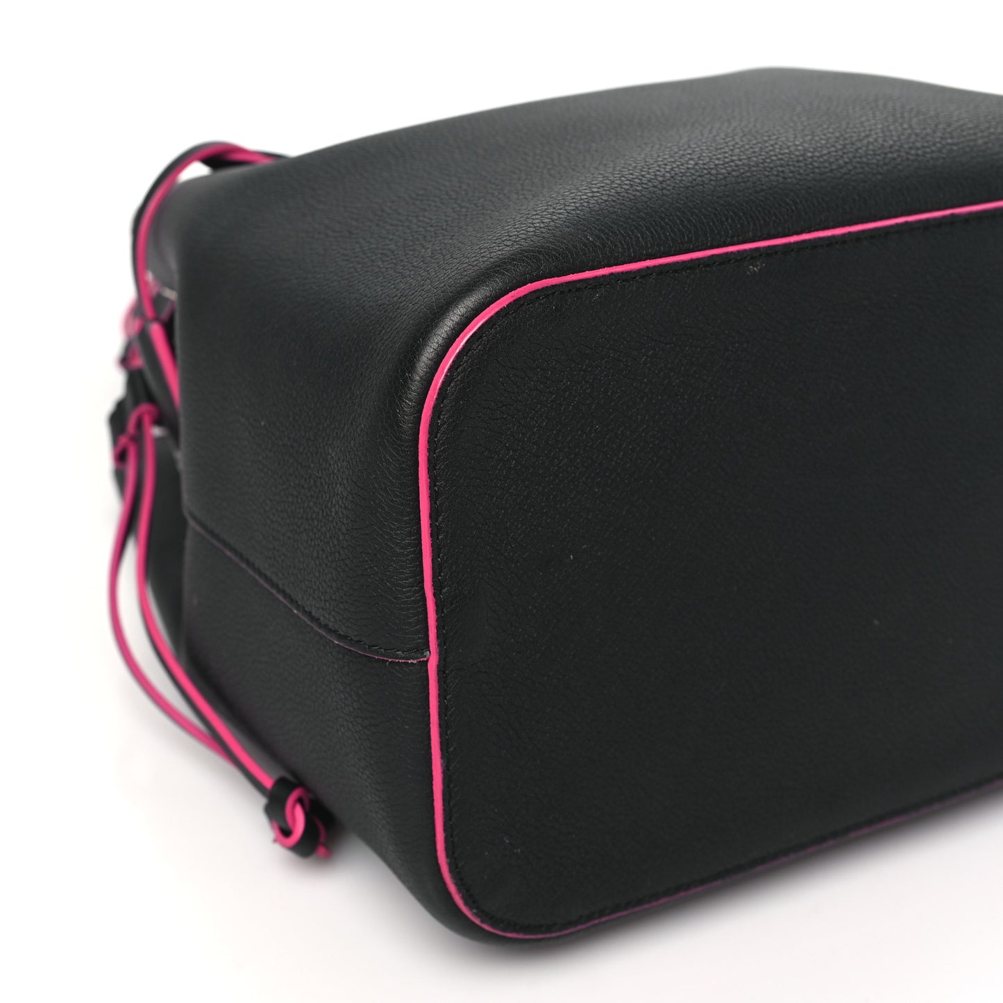 Calfskin Lockme Bucket Black