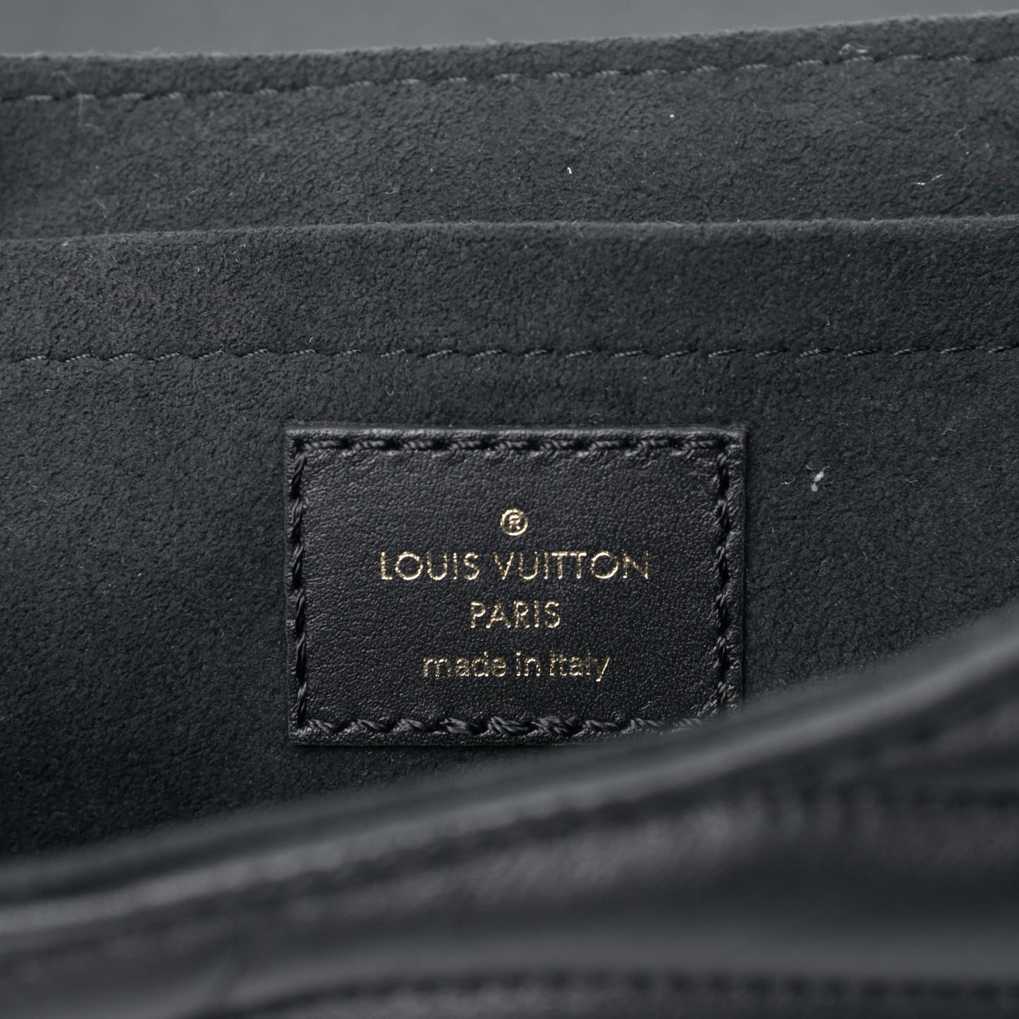 Calfskin New Wave Chain Black