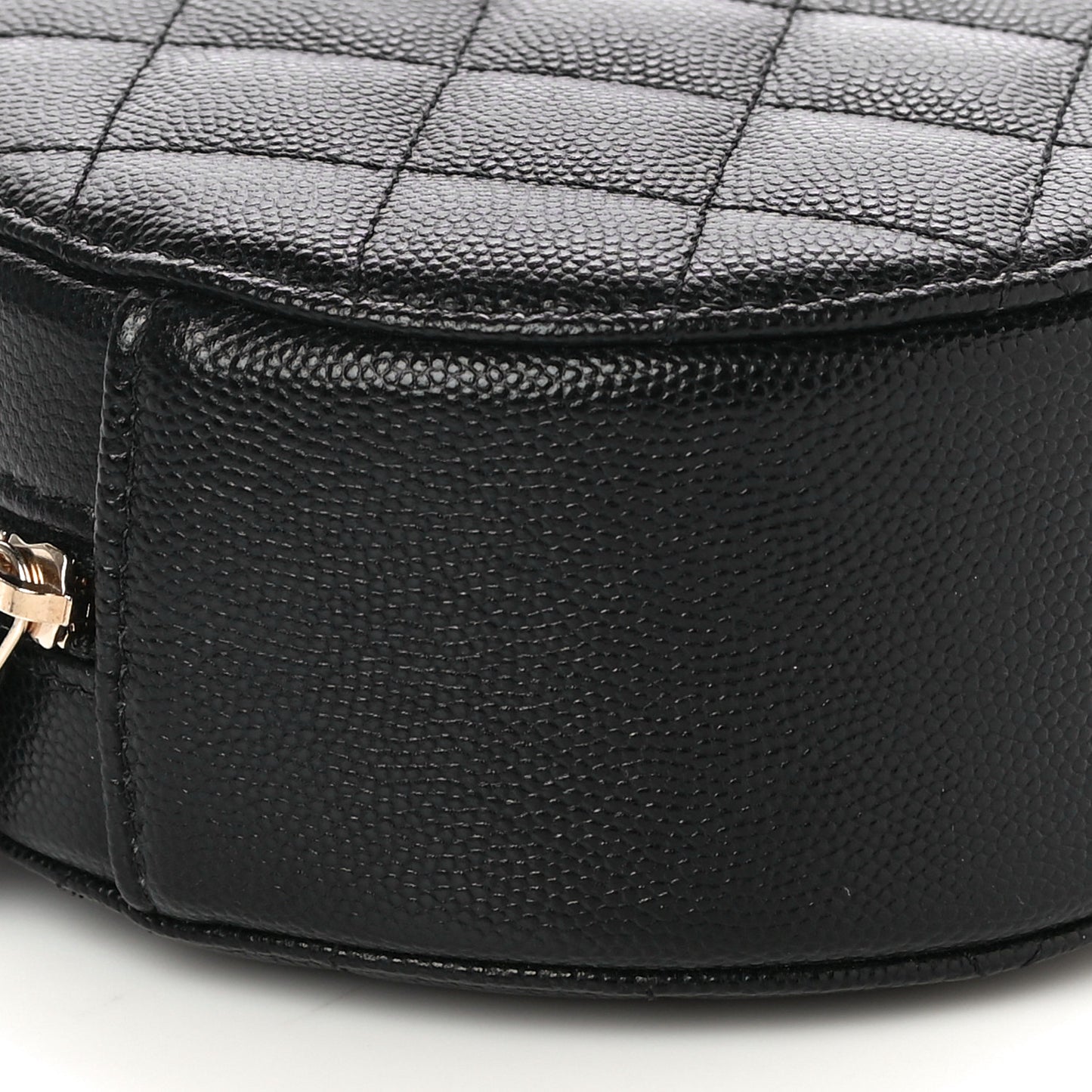 Caviar Quilted Round Clutch With Chain Black