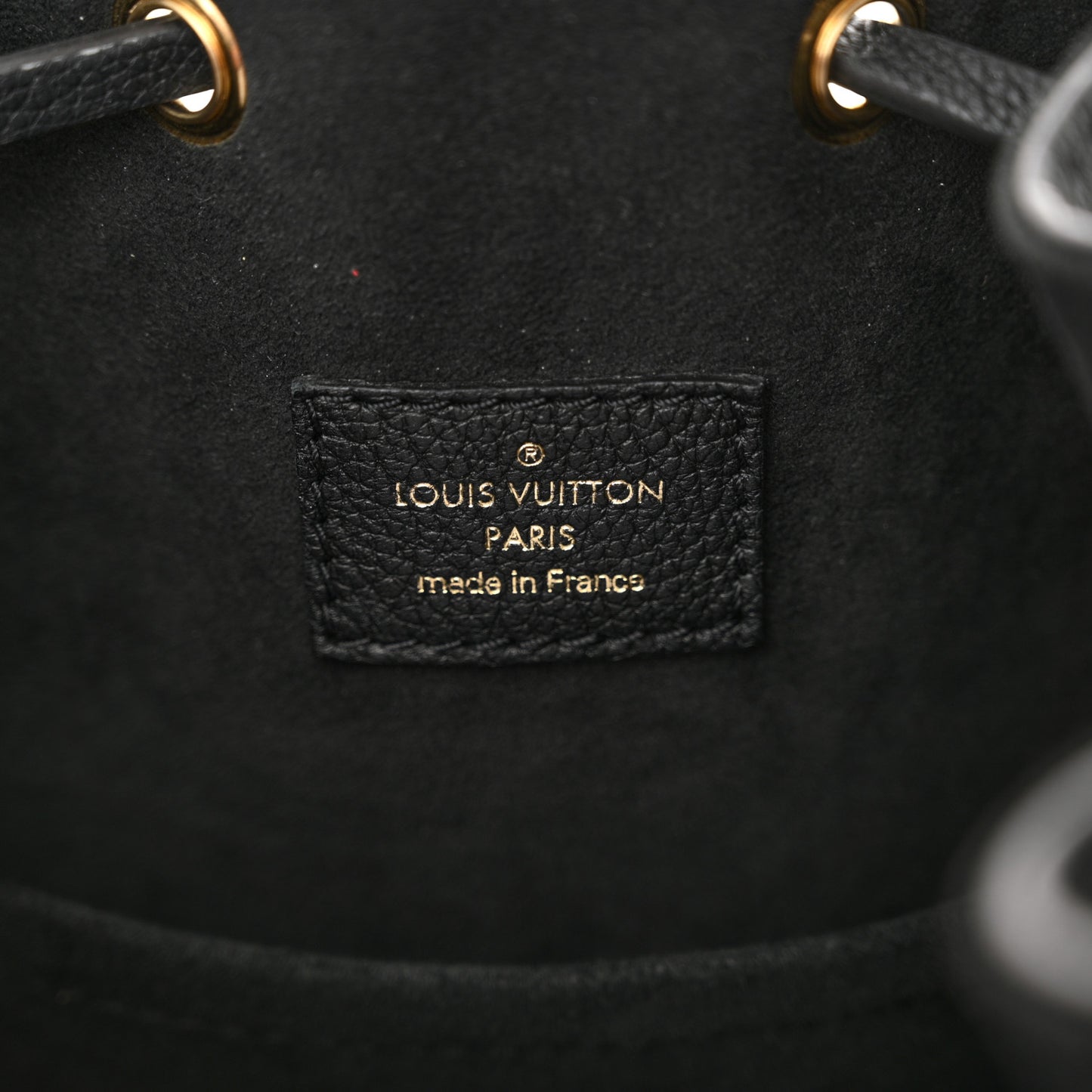 Calfskin Lockme Bucket MM Black