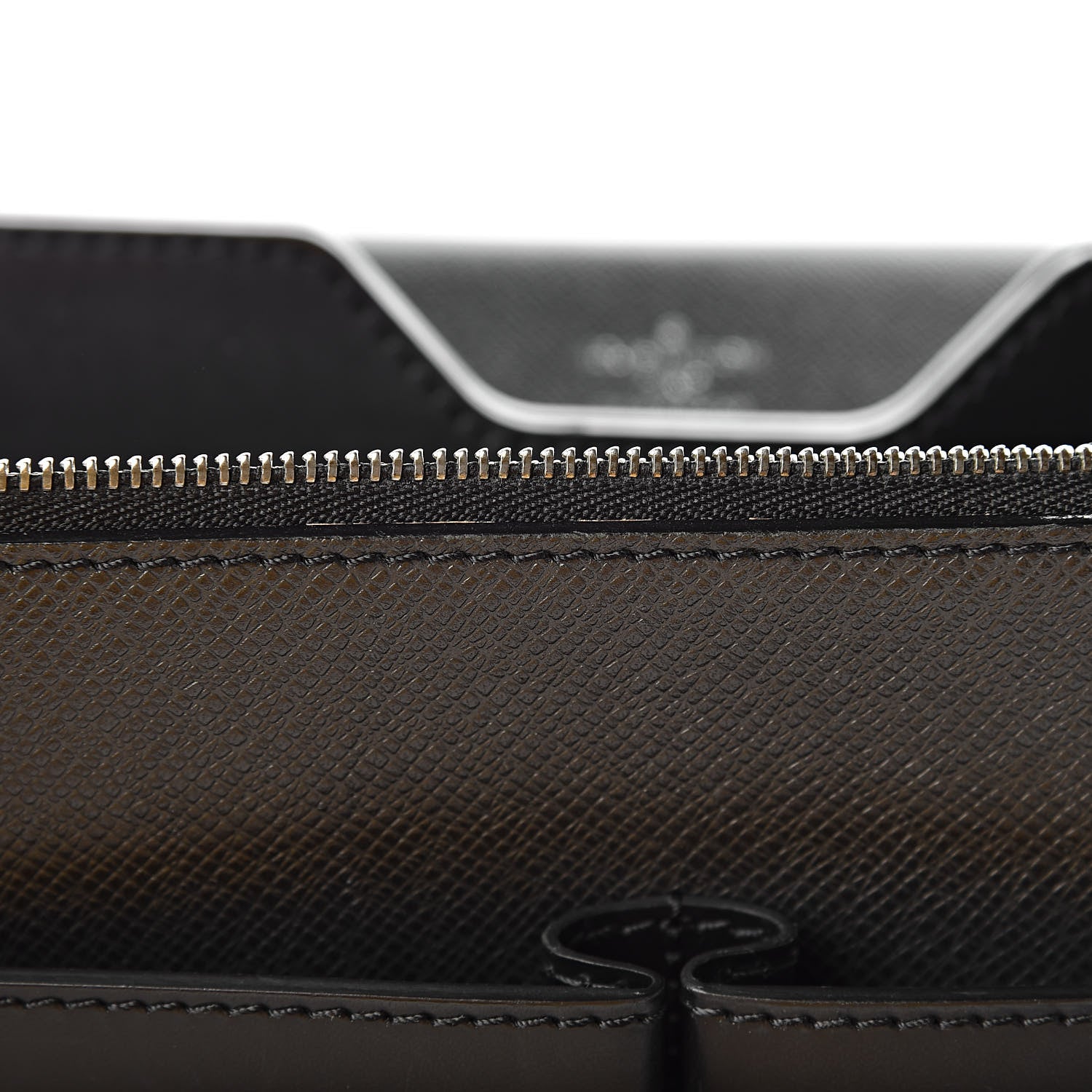 Louis Vuitton Taiga Neo Robusto 2 Compartment Briefcase Glacier 10 of 10