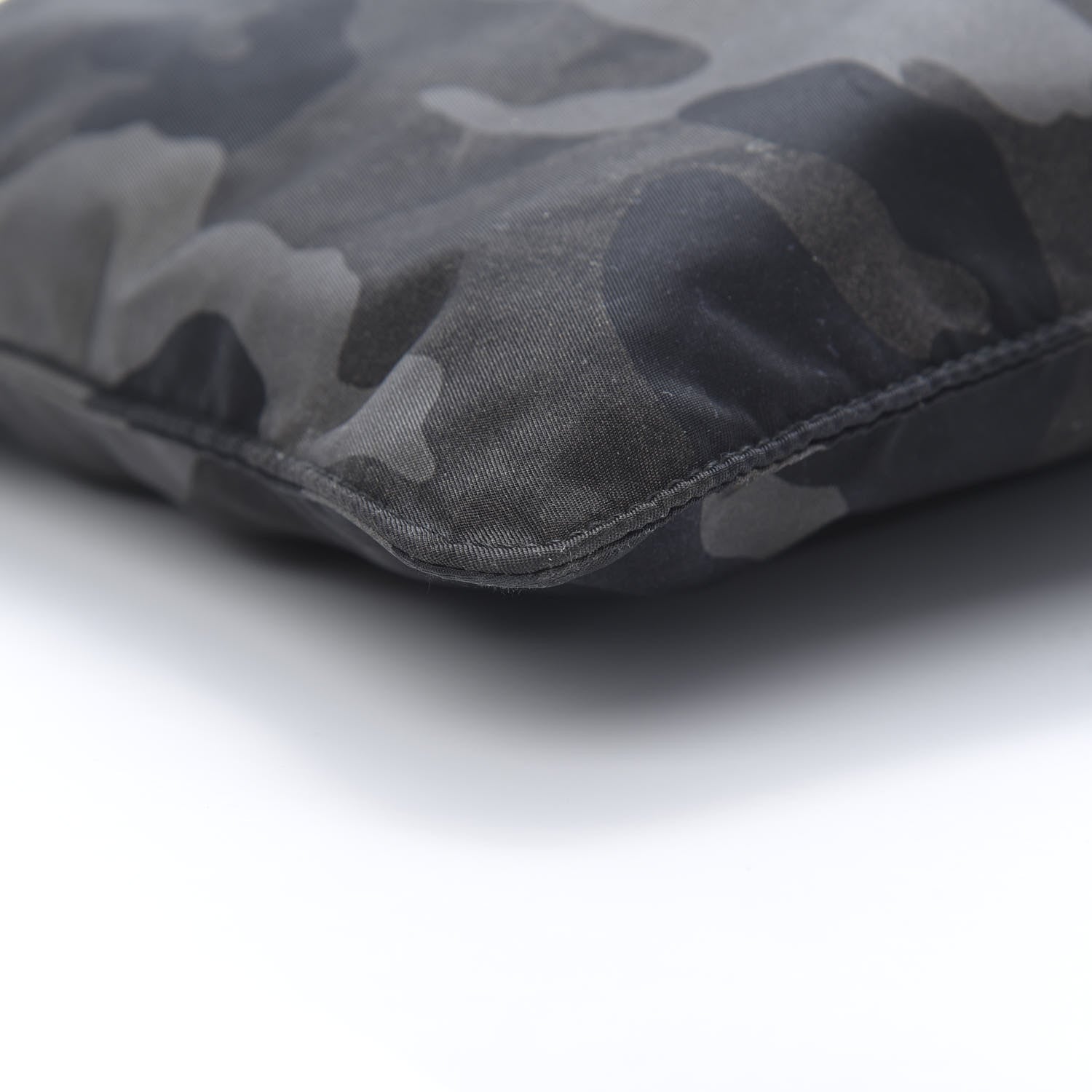 Prada Tessuto Nylon Camouflage Flat Messenger Fumo 10 of 11