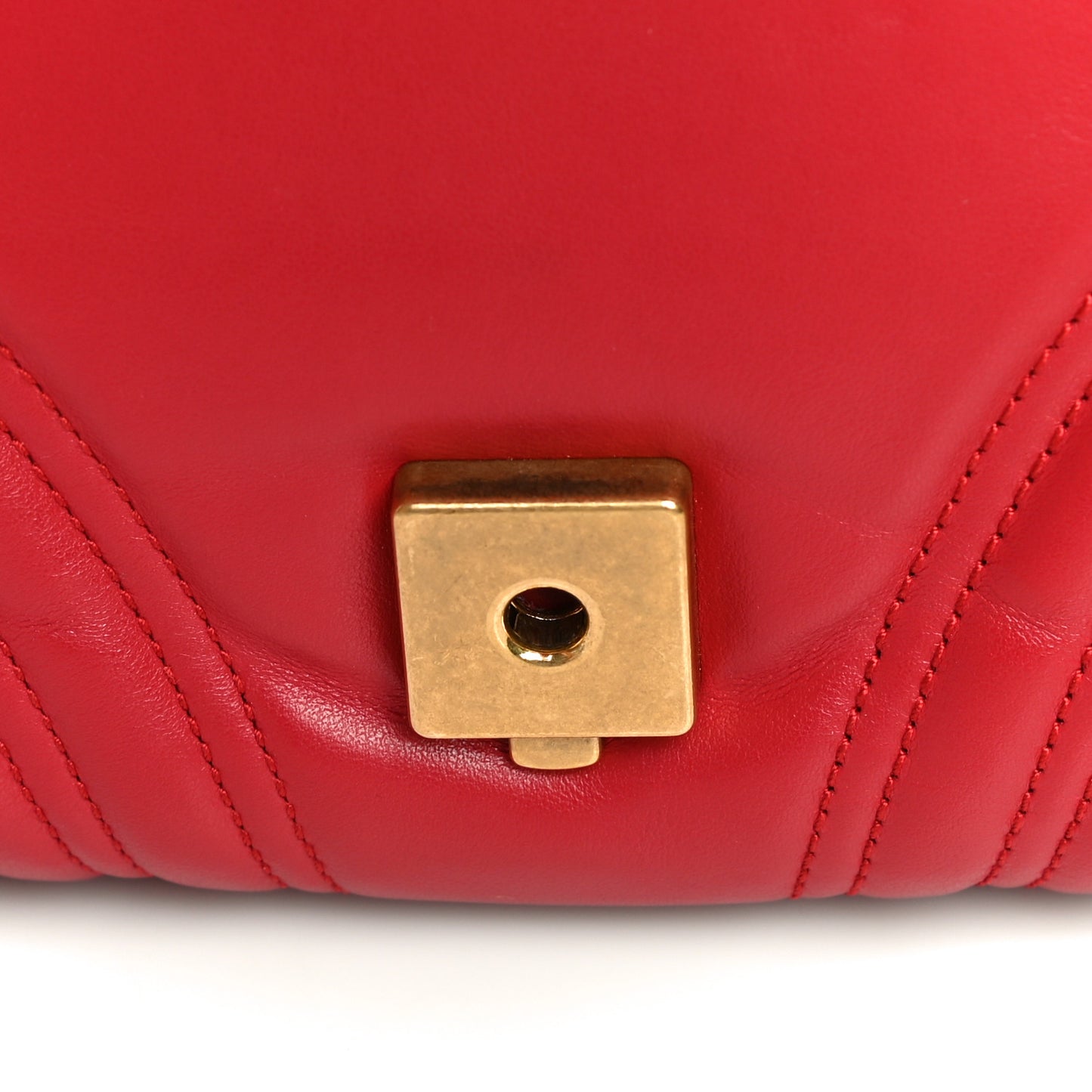 Calfskin Matelasse Large GG Marmont Shoulder Bag Hibiscus Red
