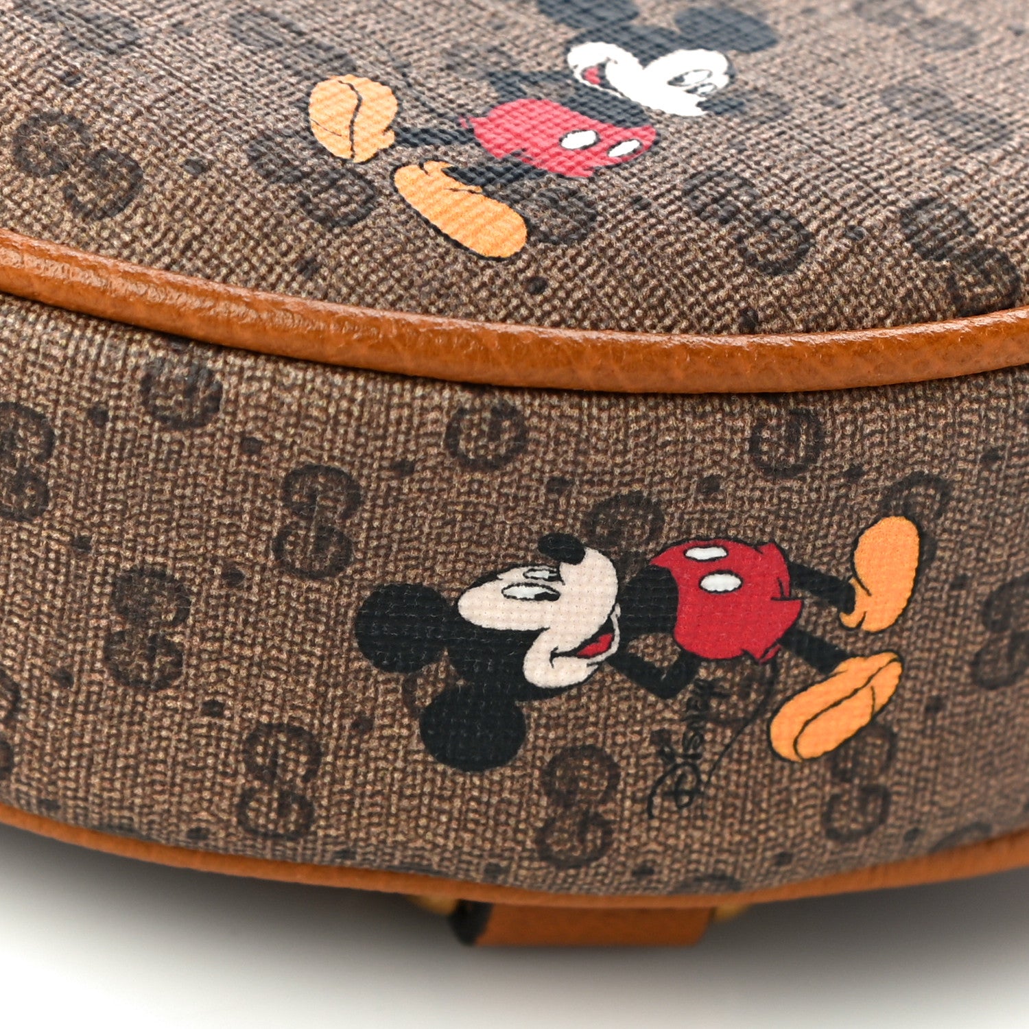 Gucci X DISNEY Mini Vintage GG Supreme Monogram Mickey Mouse Round Backpack Beige Vintage Sun Oil 10 of 11