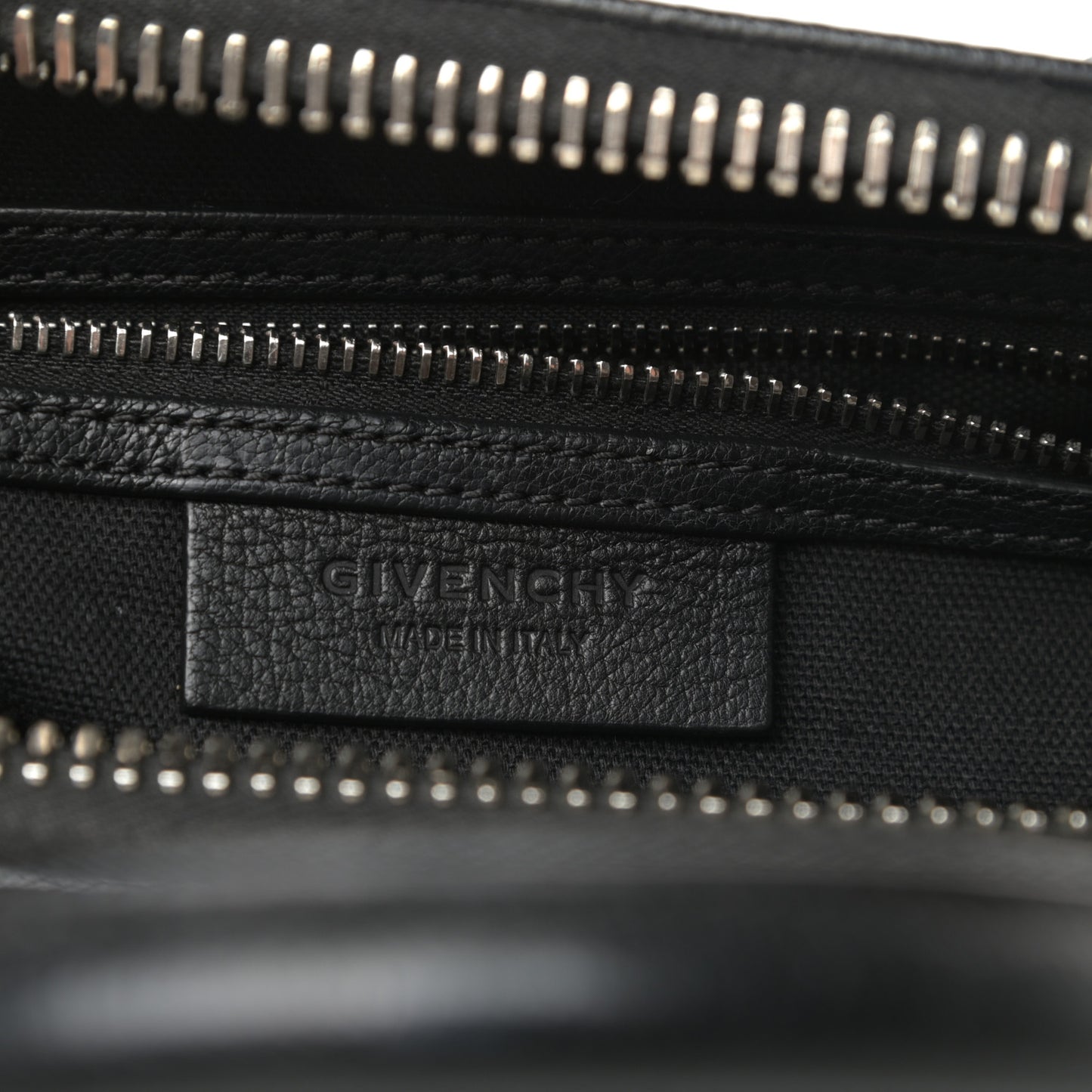 Sugar Goatskin Medium Antigona Black