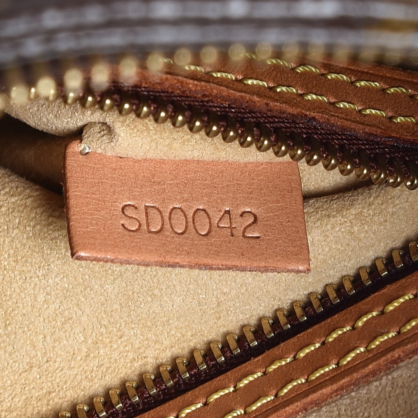 Monogram Looping MM