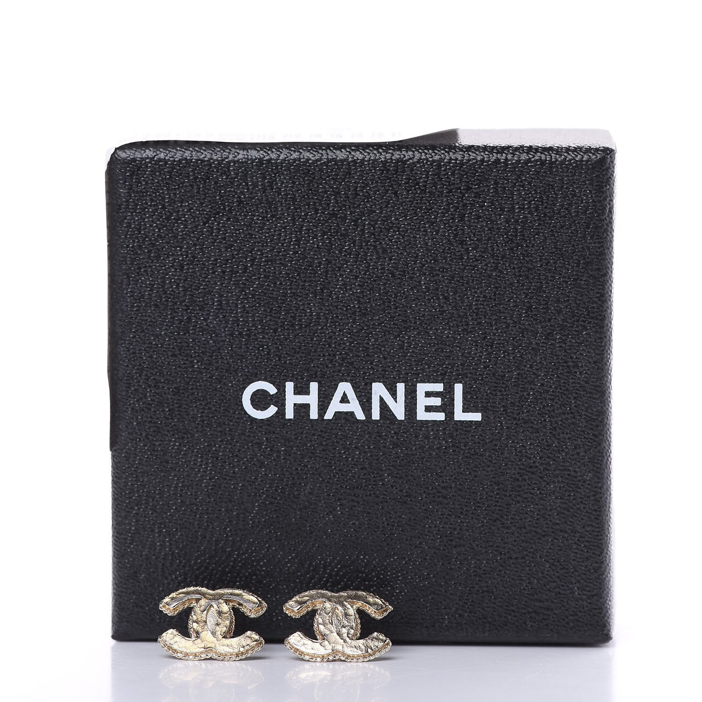 Hammered CC Earrings Gold