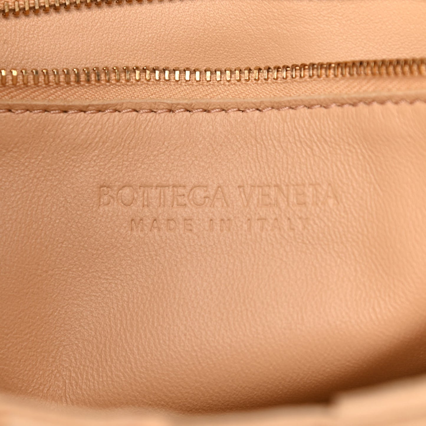 Lambskin Maxi Intrecciato Cassette Messenger Almond