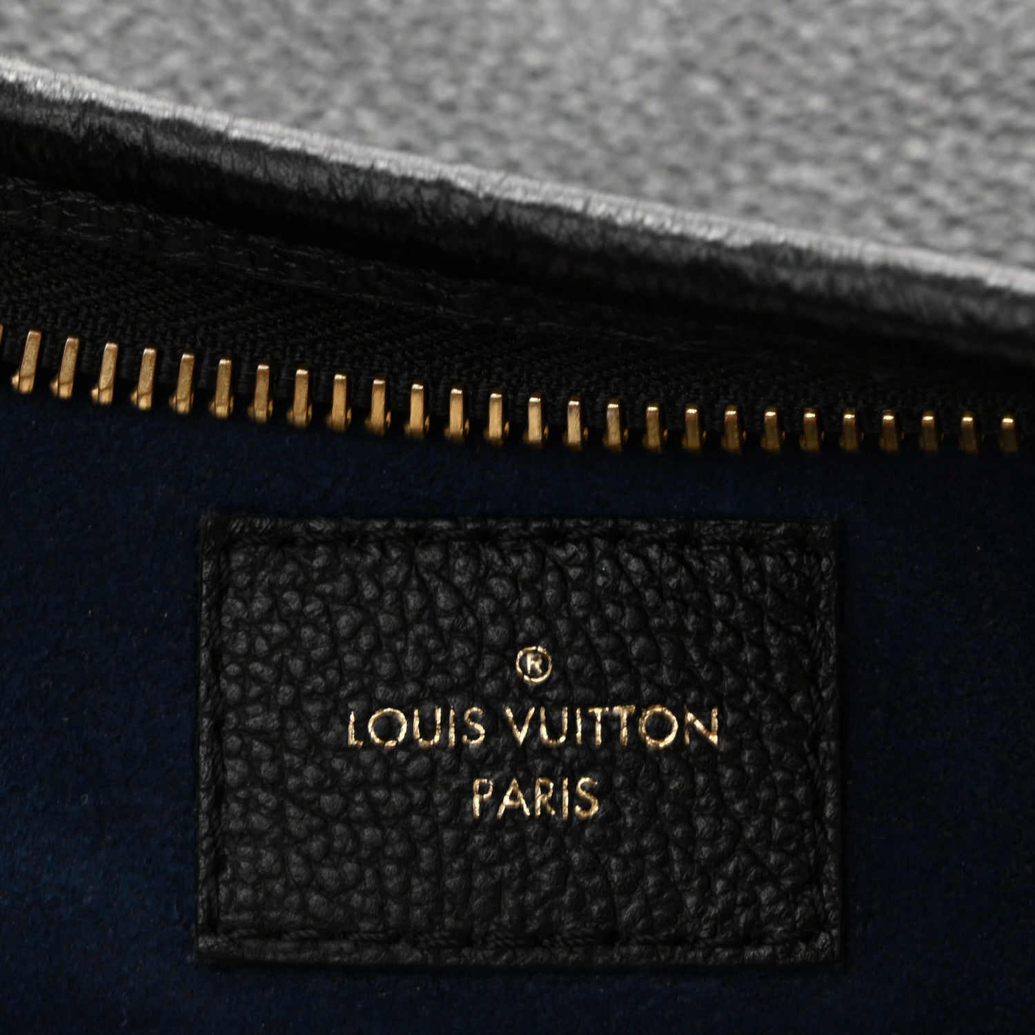 Louis Vuitton Empreinte Monogram Giant CarryAll MM Black 6 of 9