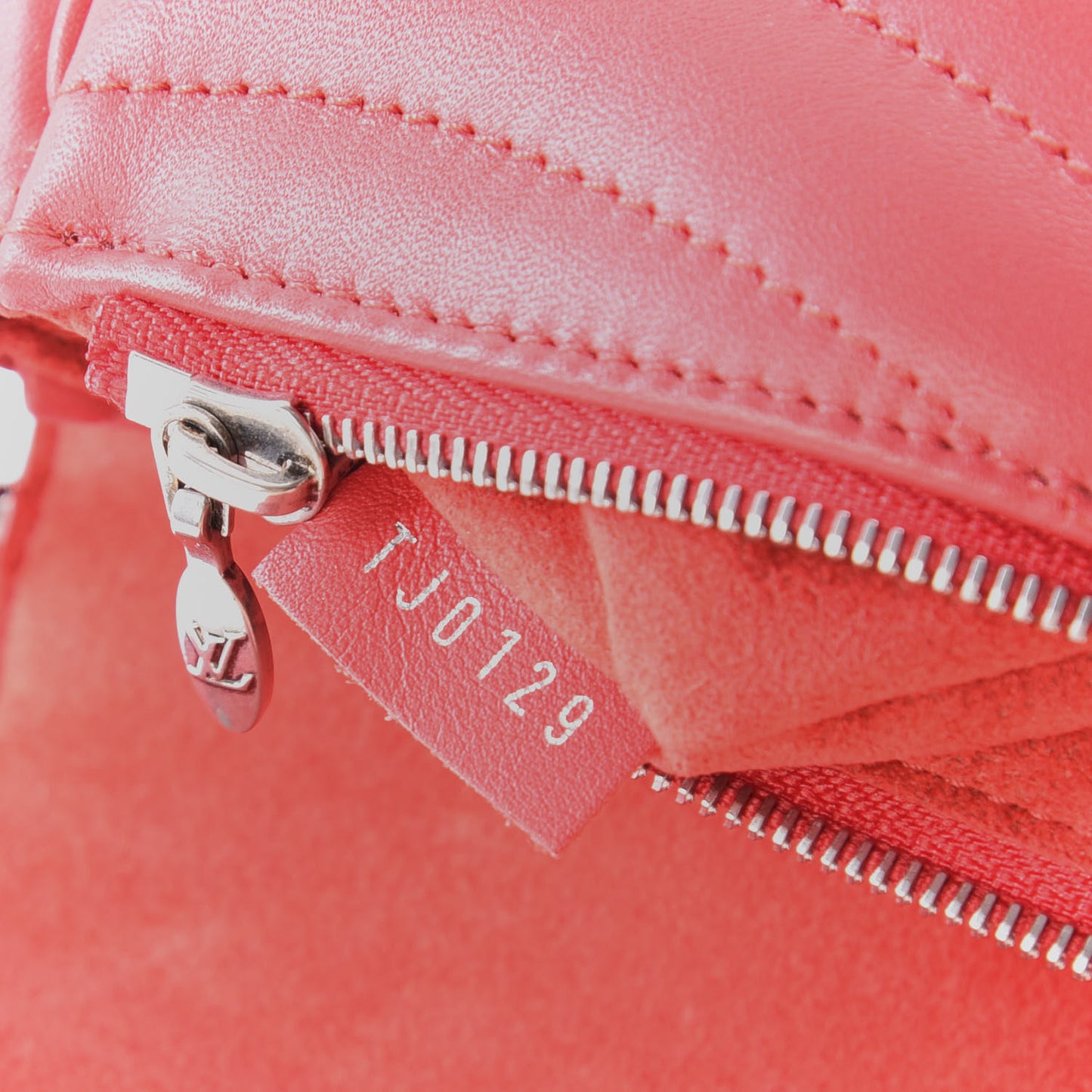 Calfskin New Wave Chain Pochette Scarlet
