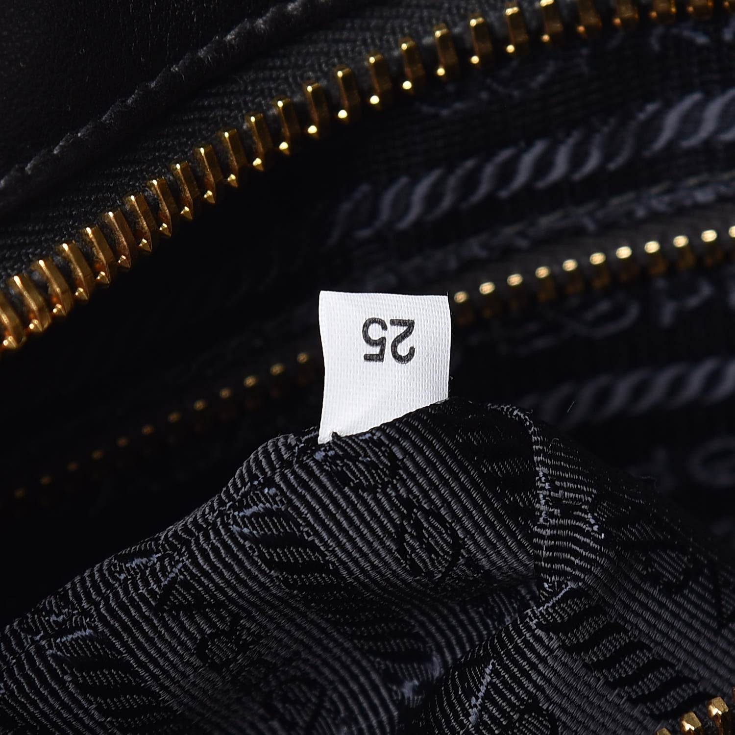 Prada Tessuto Nylon Quilted Impunturato Bauletto Baltico Fuoco 7 of 11